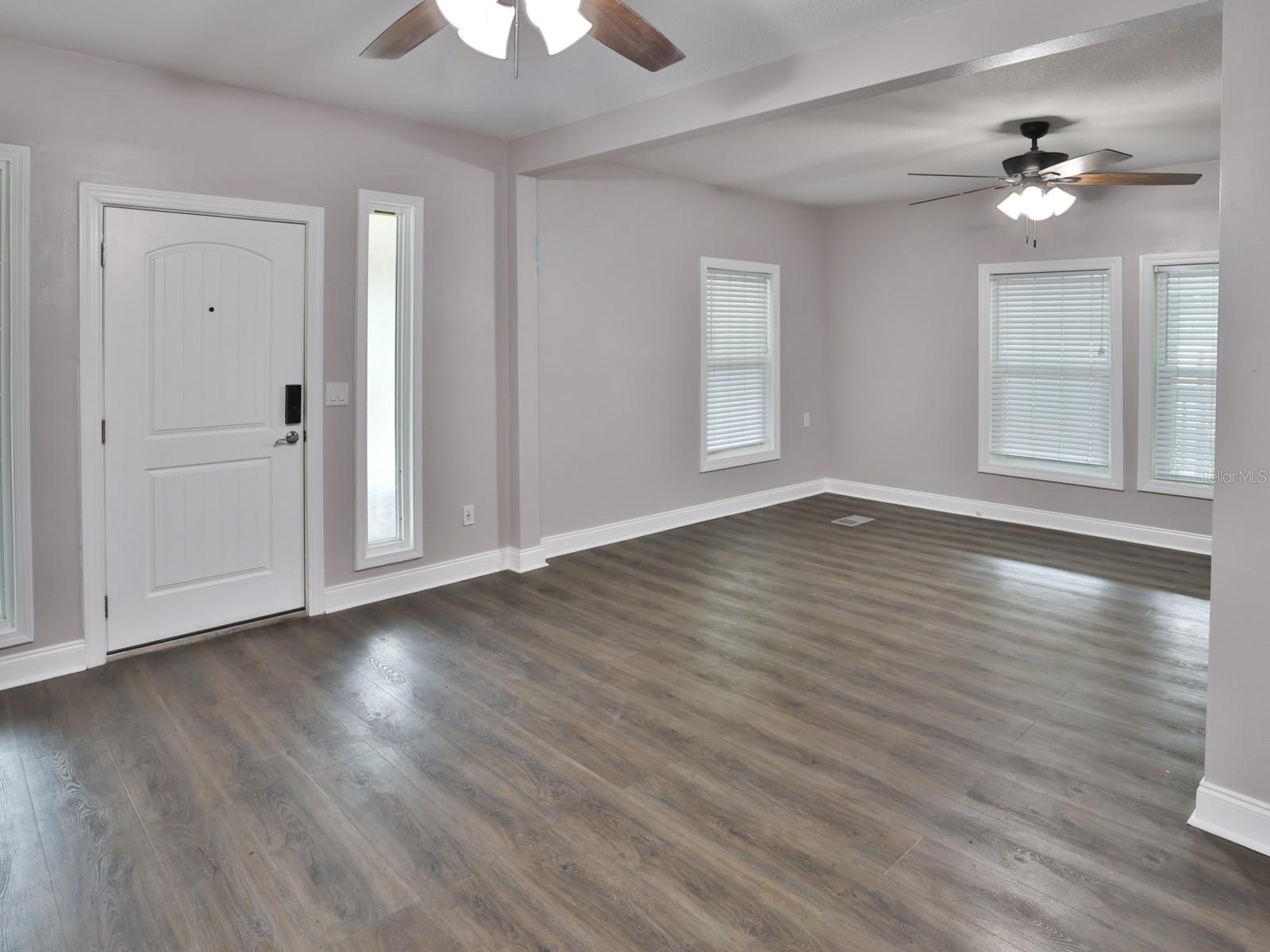 3016 N MARYLAND AVE — photo 12