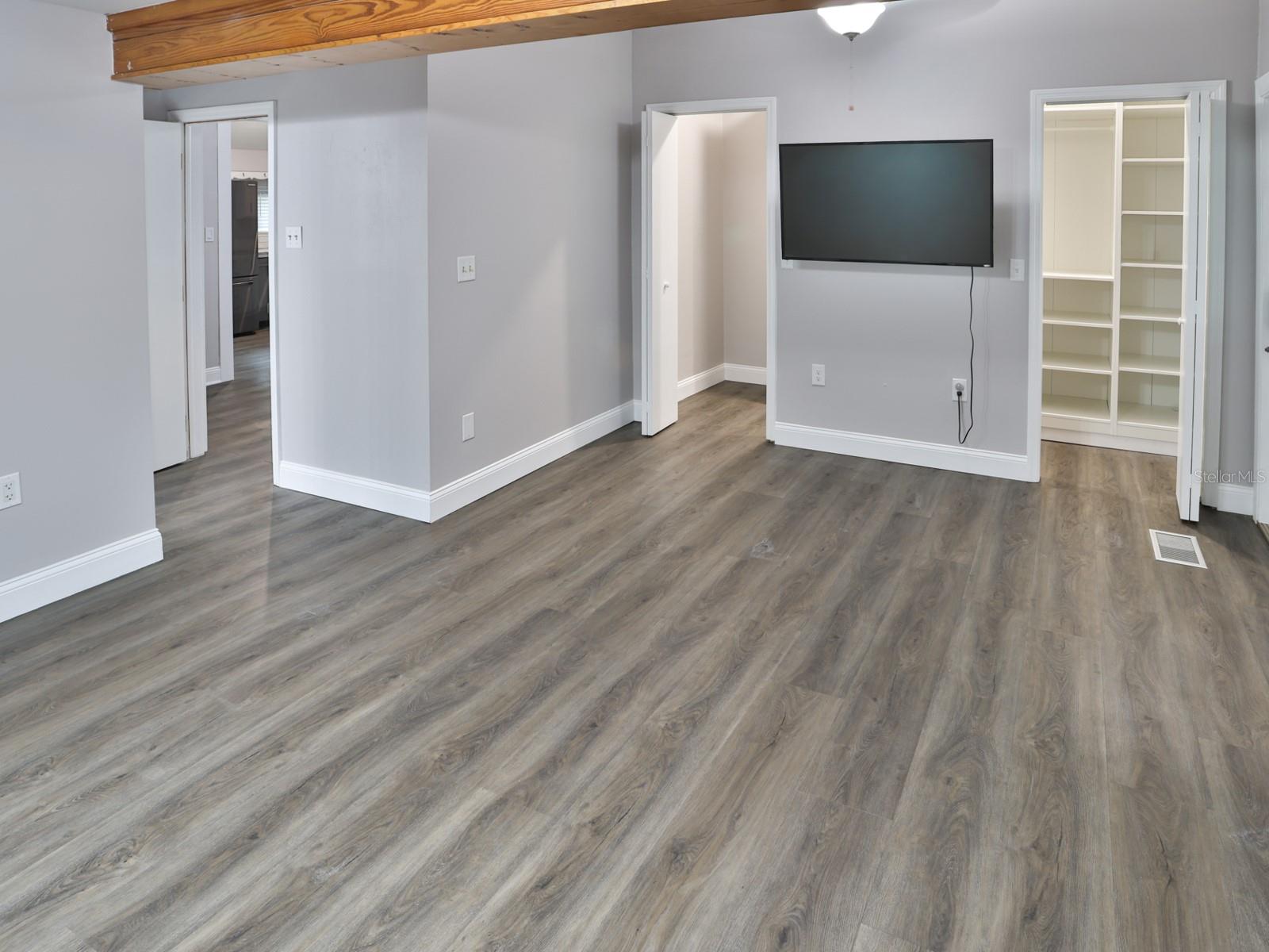 3016 N MARYLAND AVE — photo 20