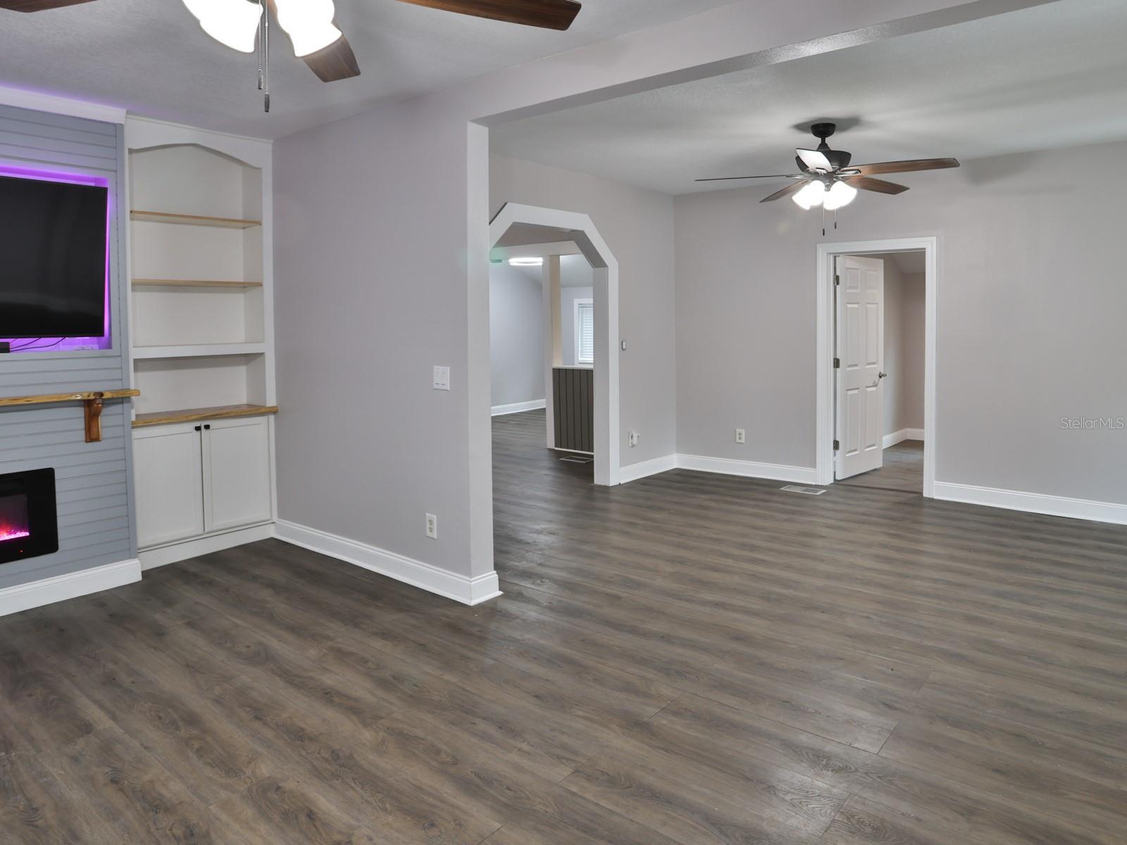 3016 N MARYLAND AVE — photo 15