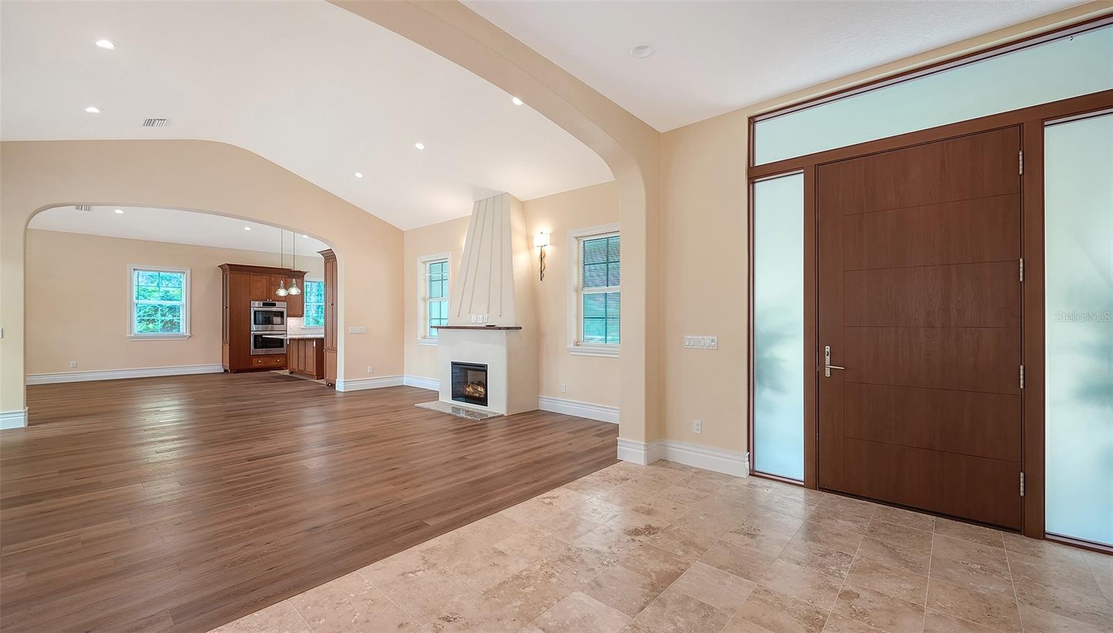 360 N POINT RD — photo 6