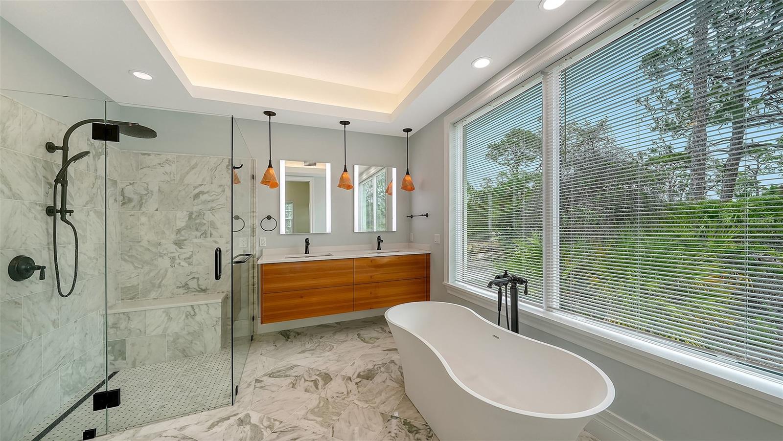 360 N POINT RD — photo 17