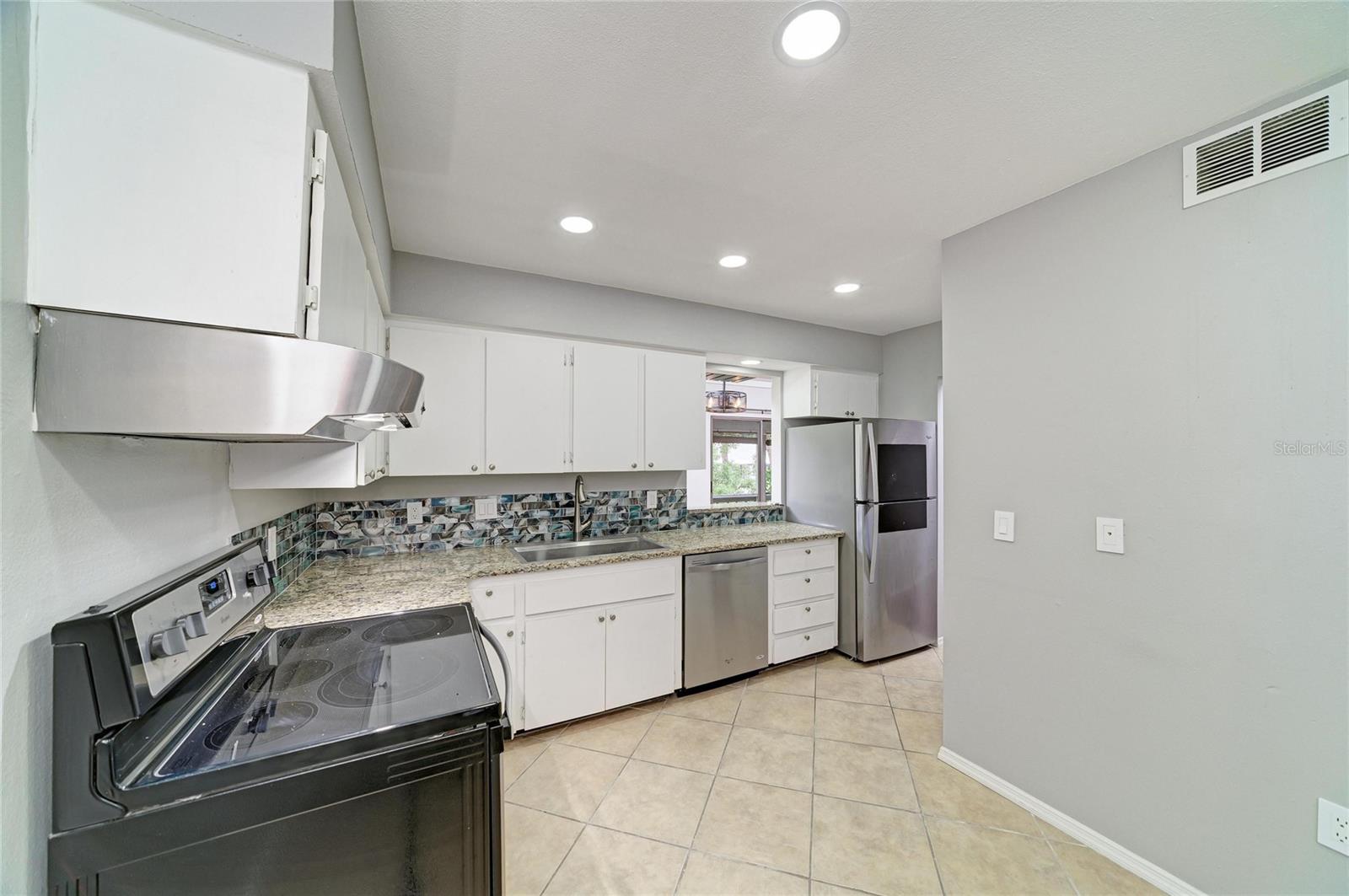 2224 BAHIA VISTA ST #E6 — photo 4