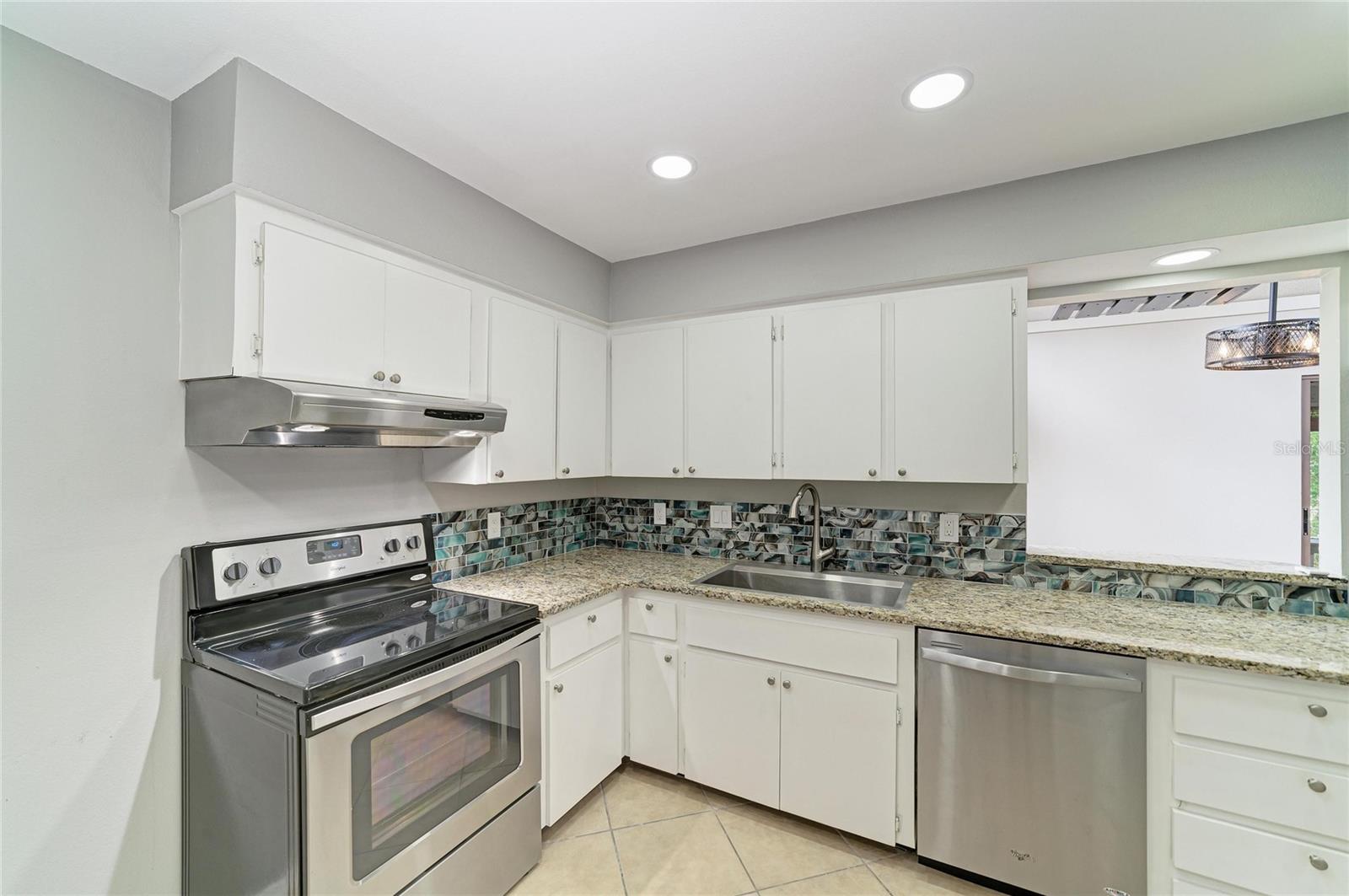 2224 BAHIA VISTA ST #E6 — photo 5