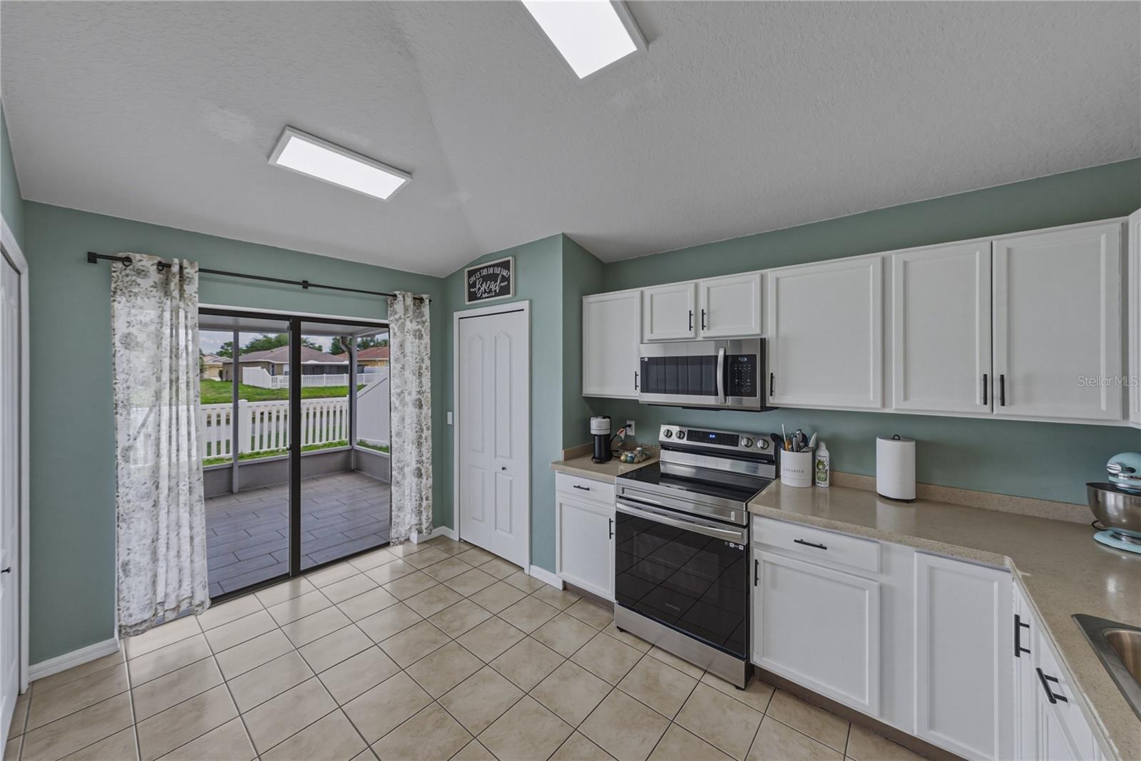 8160 CANTERBURY LAKE BLVD — photo 16