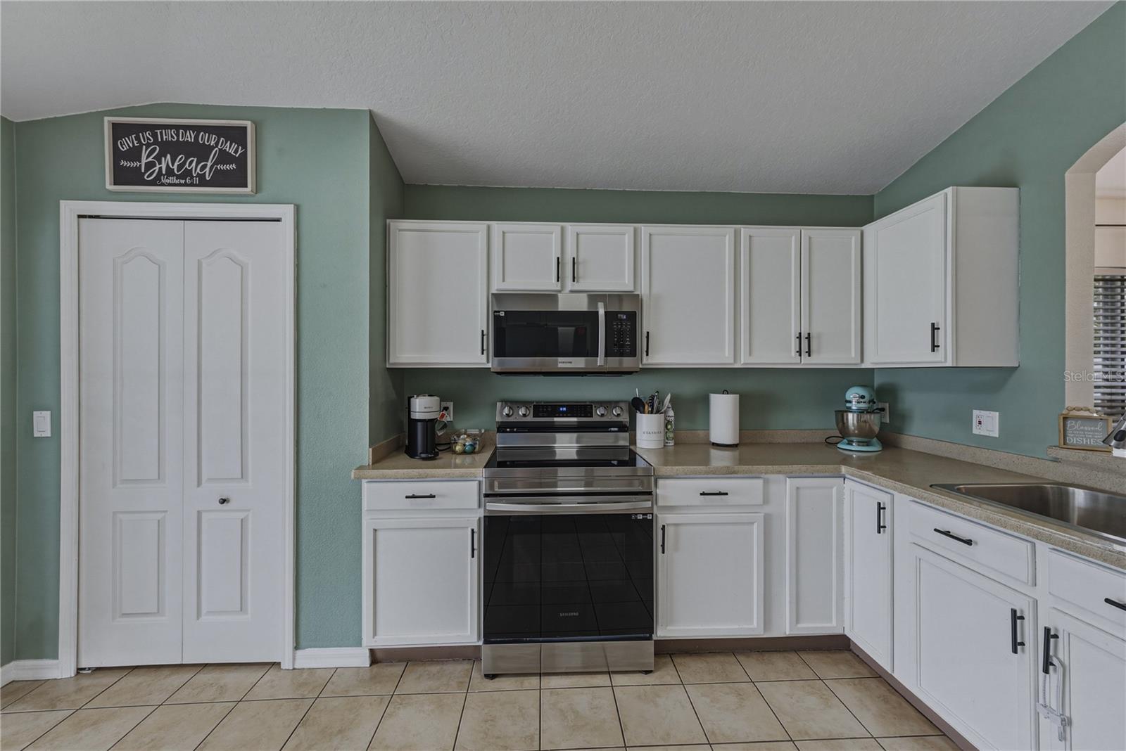 8160 CANTERBURY LAKE BLVD — photo 18
