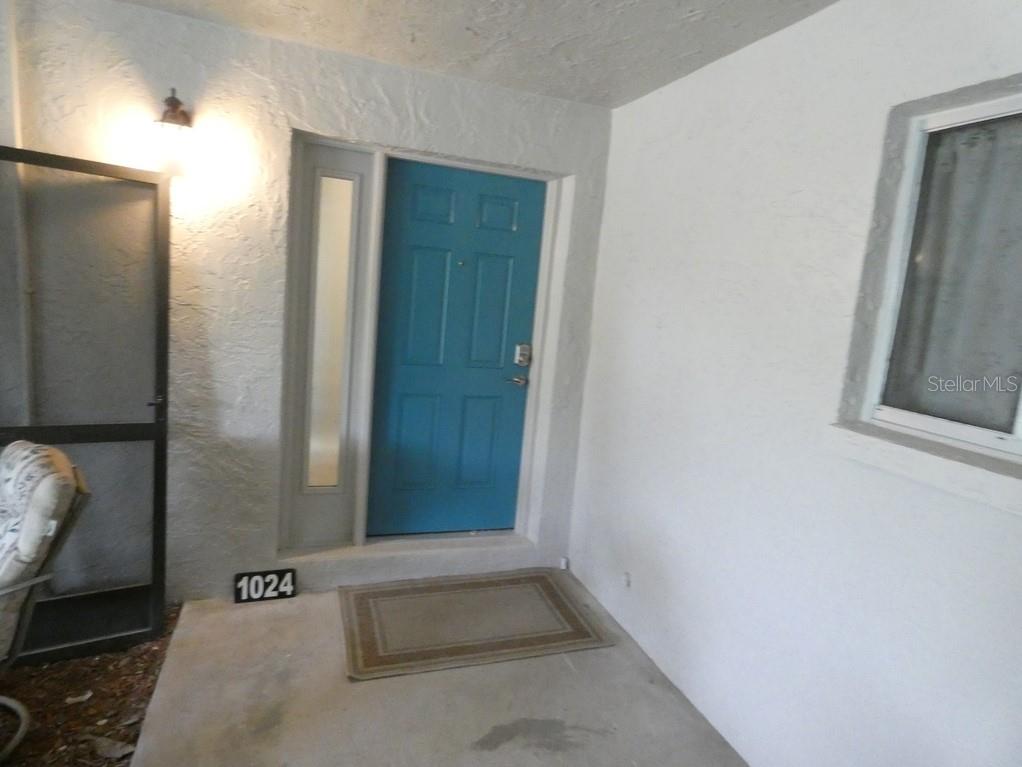 1024 10TH CIR SE — photo 3