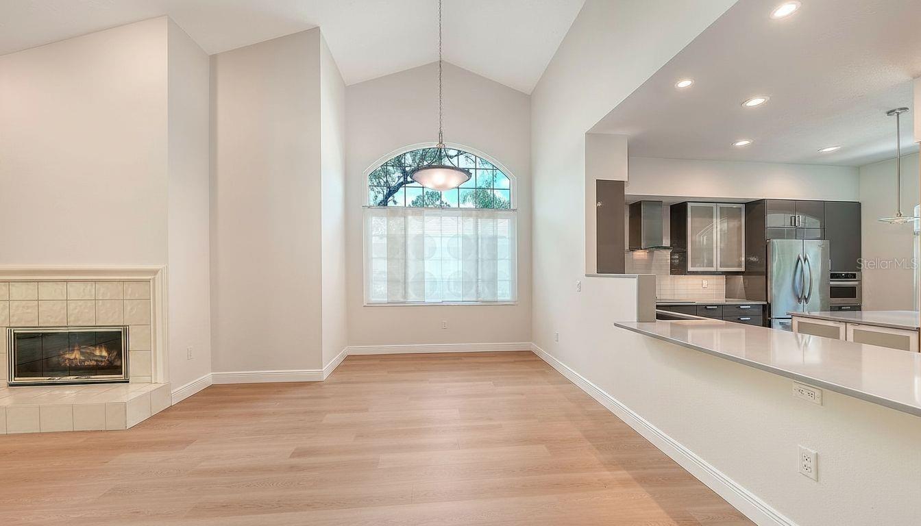 4004 PENSHURST PARK — photo 17