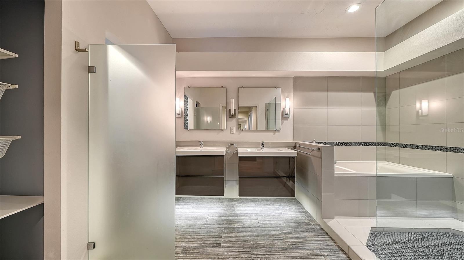 4004 PENSHURST PARK — photo 10