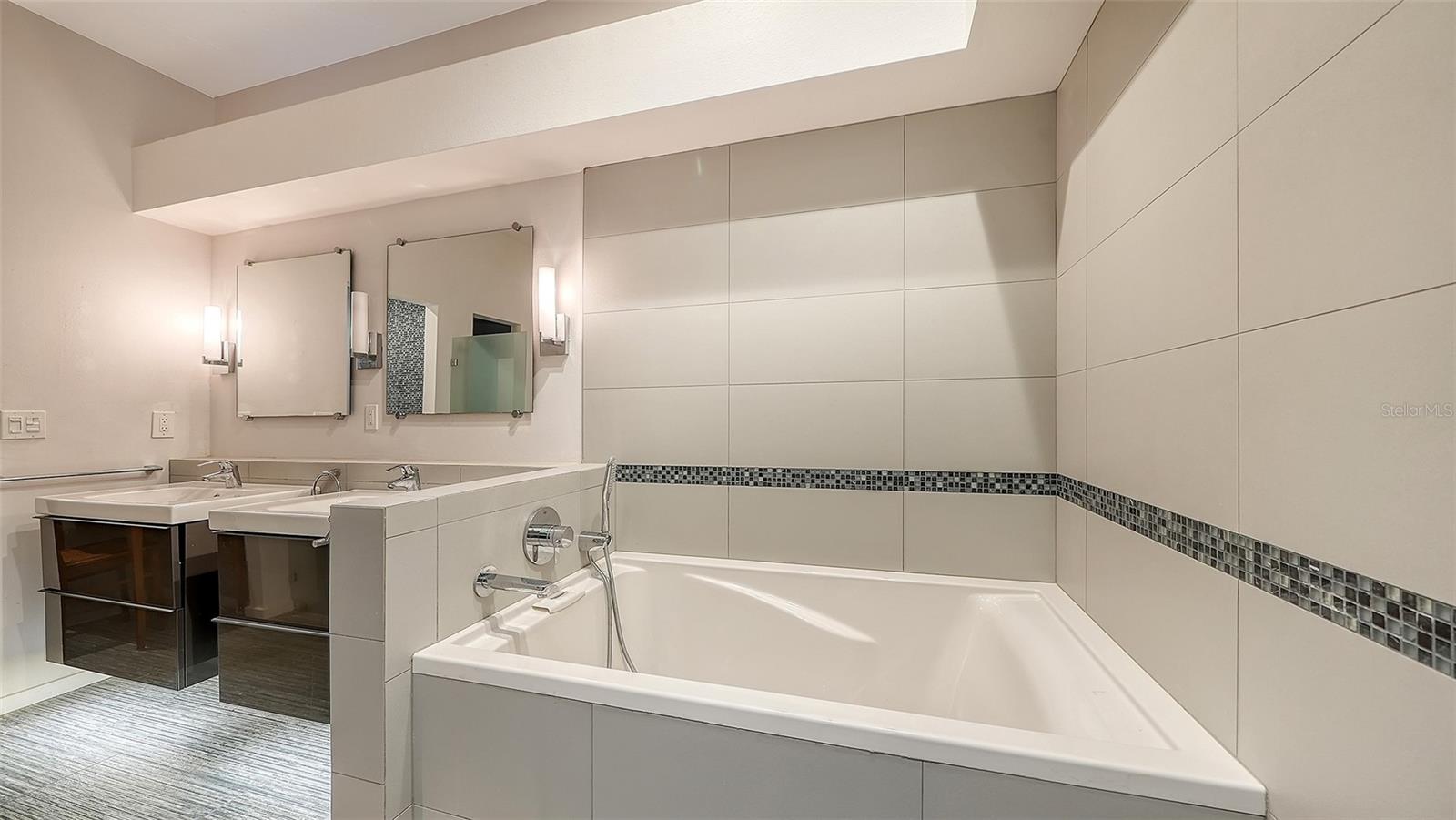 4004 PENSHURST PARK — photo 12