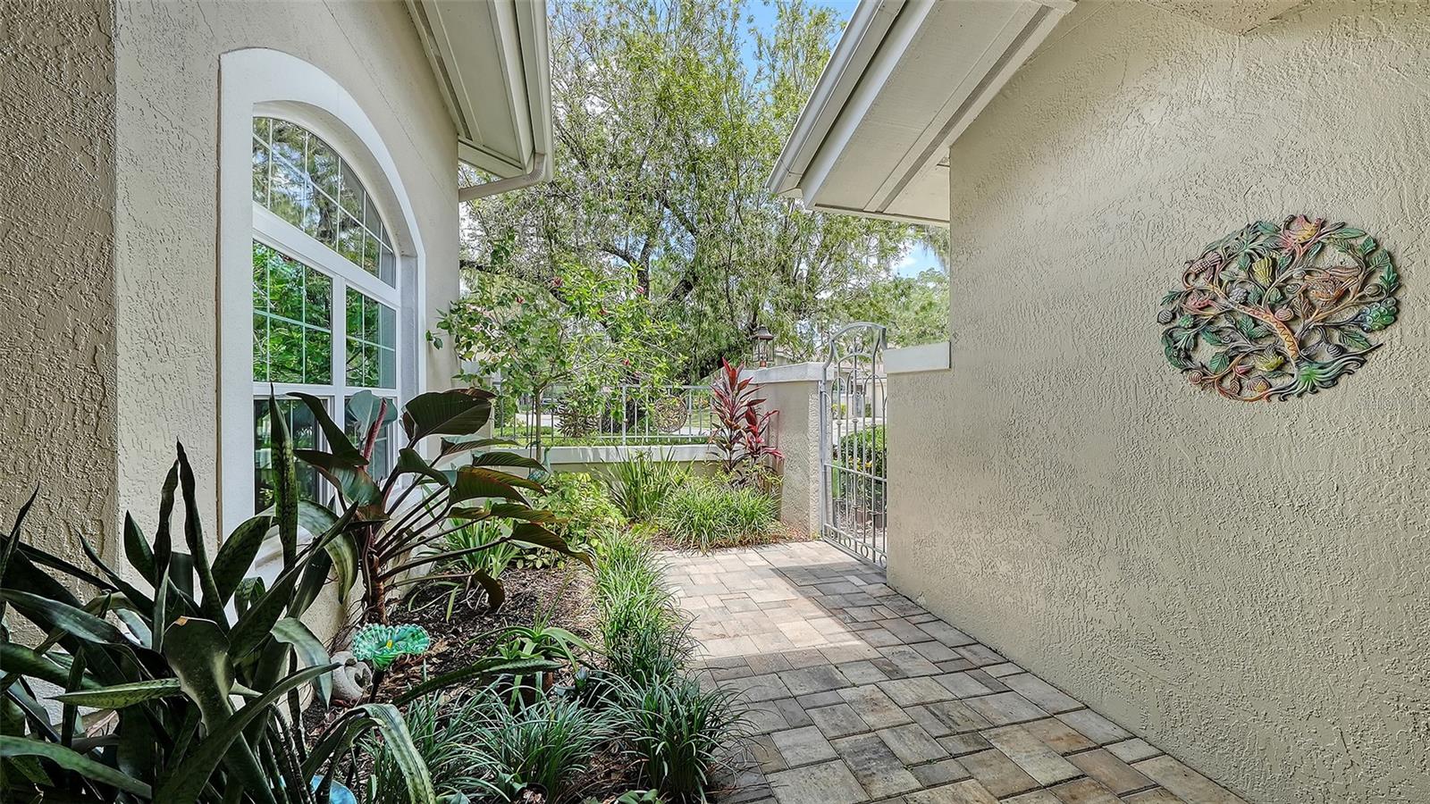 4004 PENSHURST PARK — photo 24