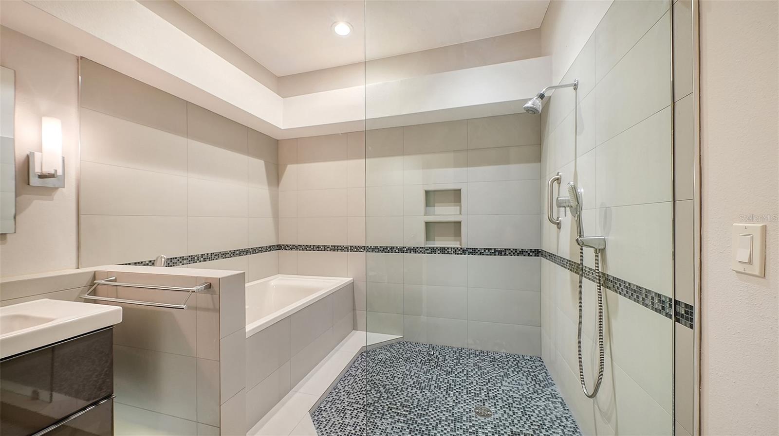 4004 PENSHURST PARK — photo 11