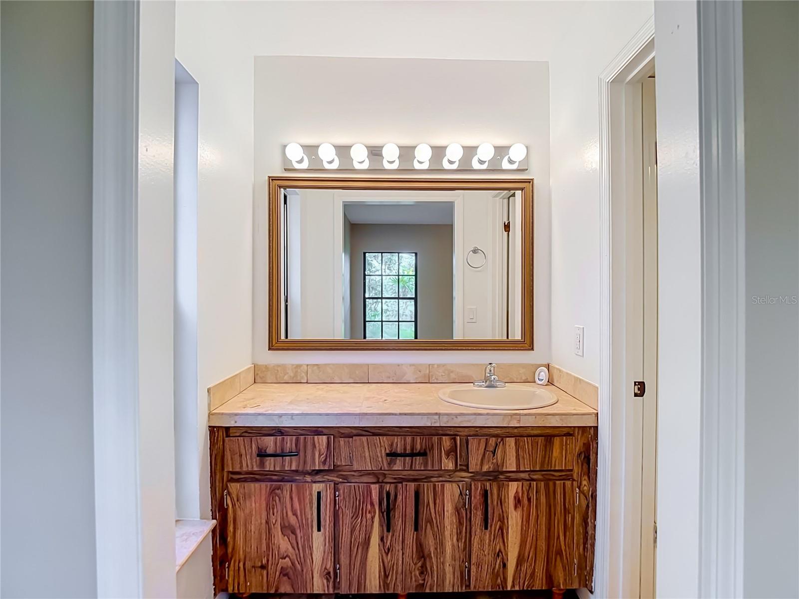12721 N ARMENIA AVE — photo 44