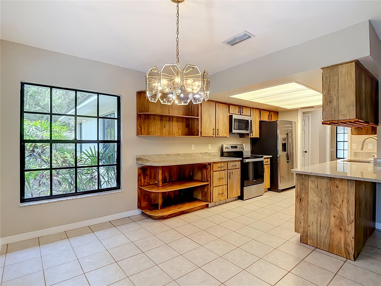 12721 N ARMENIA AVE — photo 30
