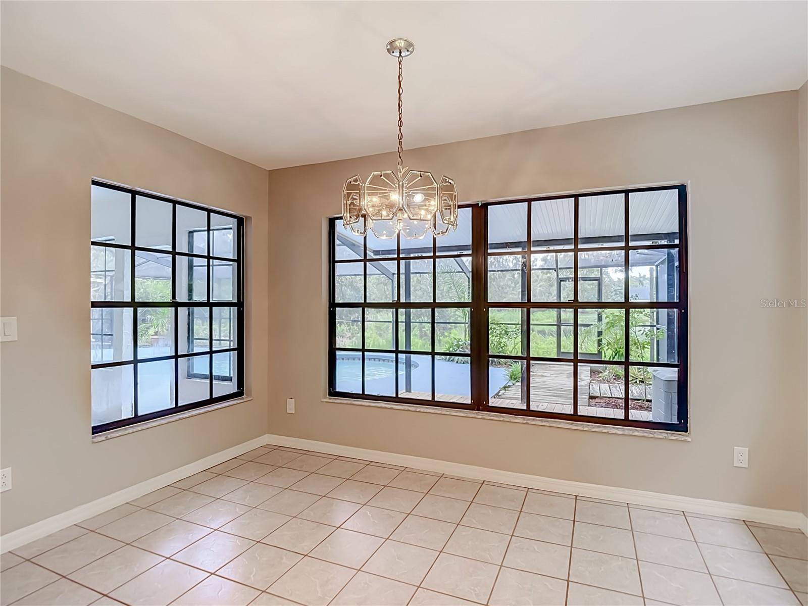 12721 N ARMENIA AVE — photo 28