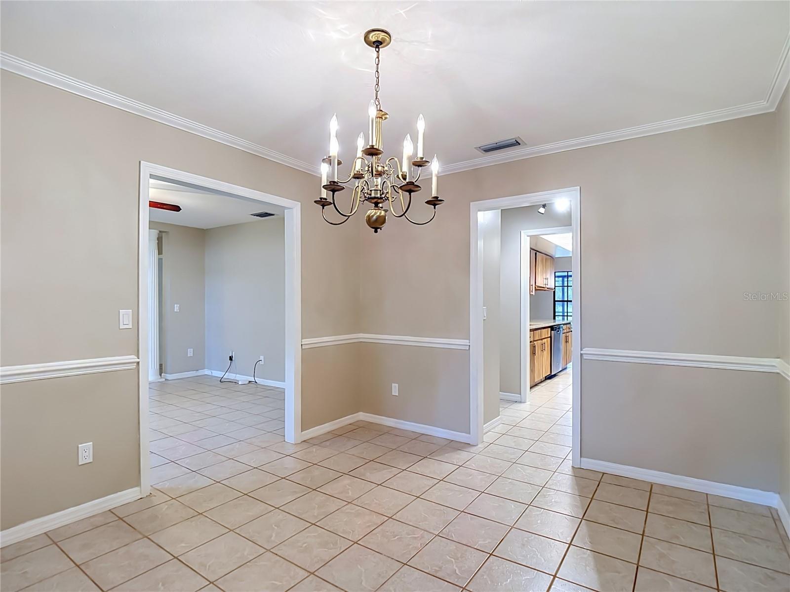 12721 N ARMENIA AVE — photo 17