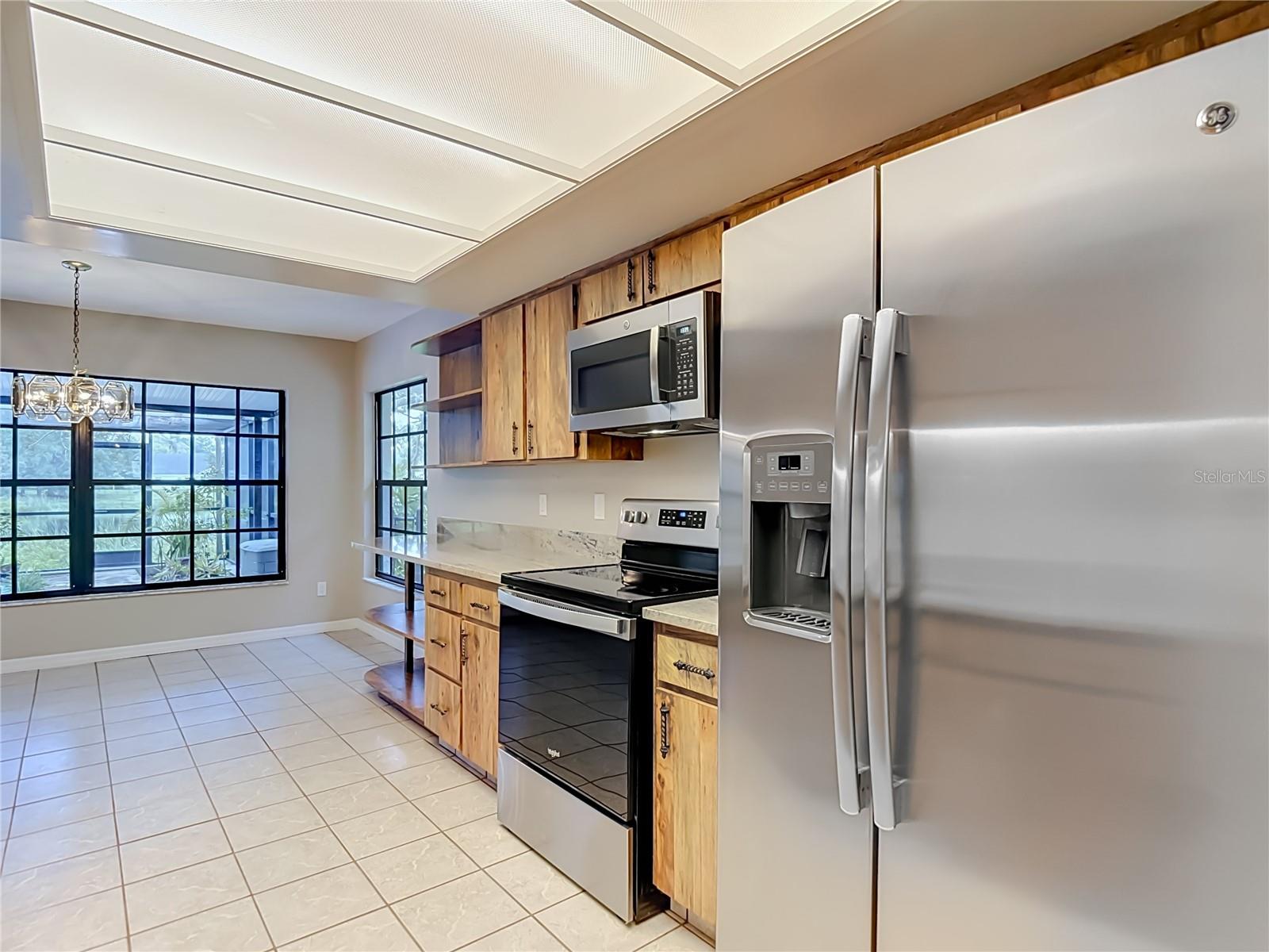12721 N ARMENIA AVE — photo 33