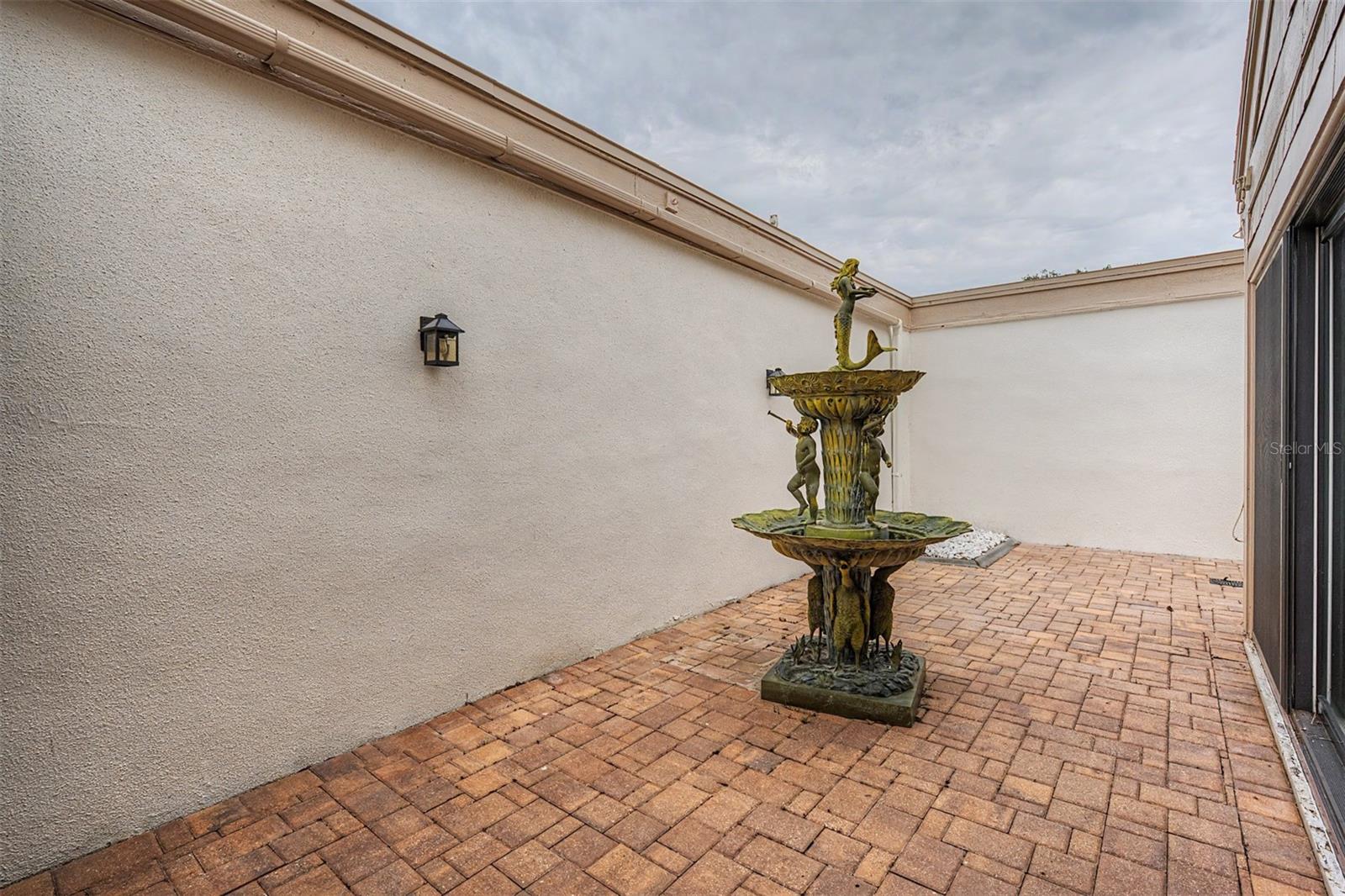 360 S WOODLANDS DR — photo 27