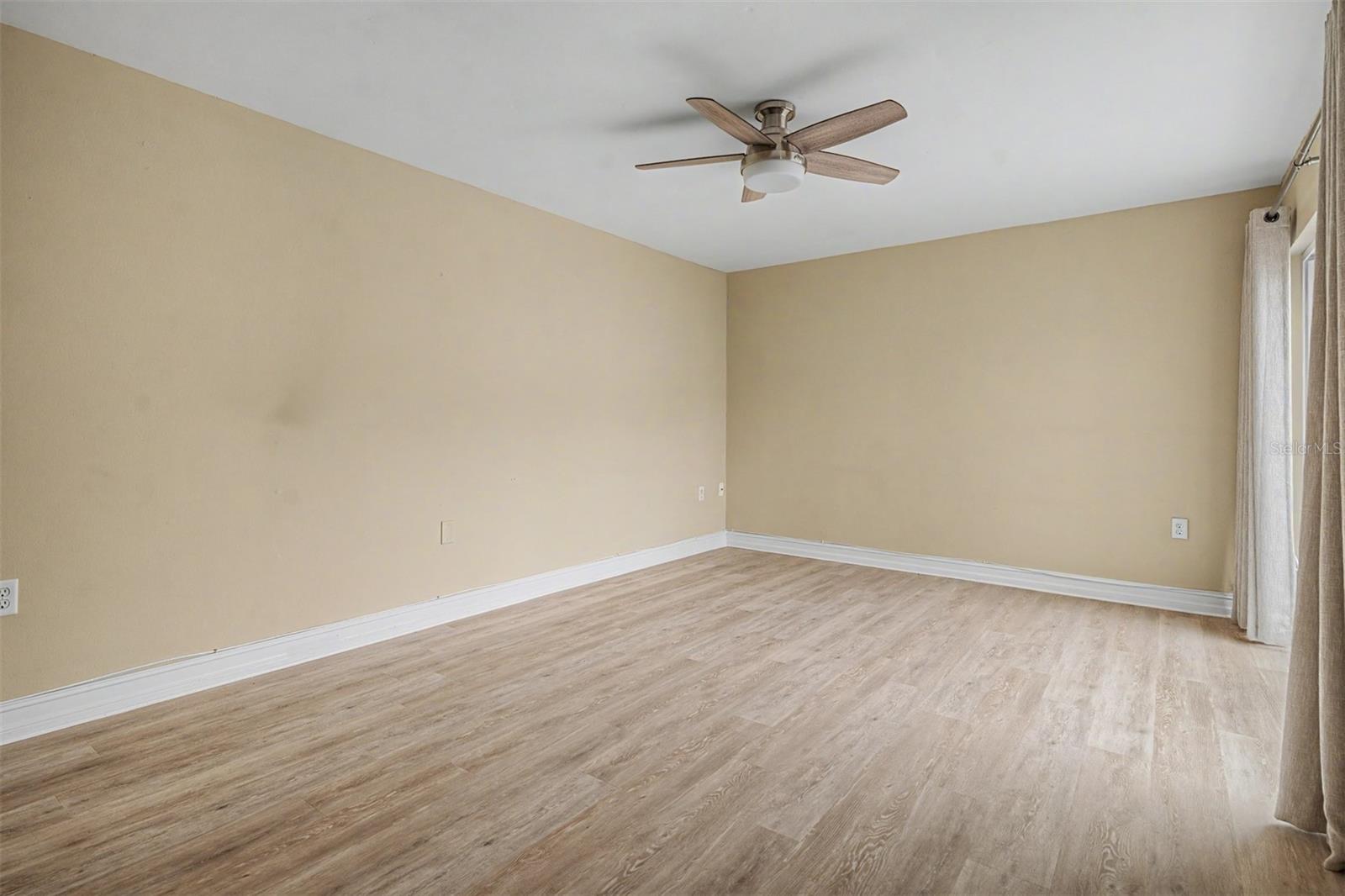 360 S WOODLANDS DR — photo 14