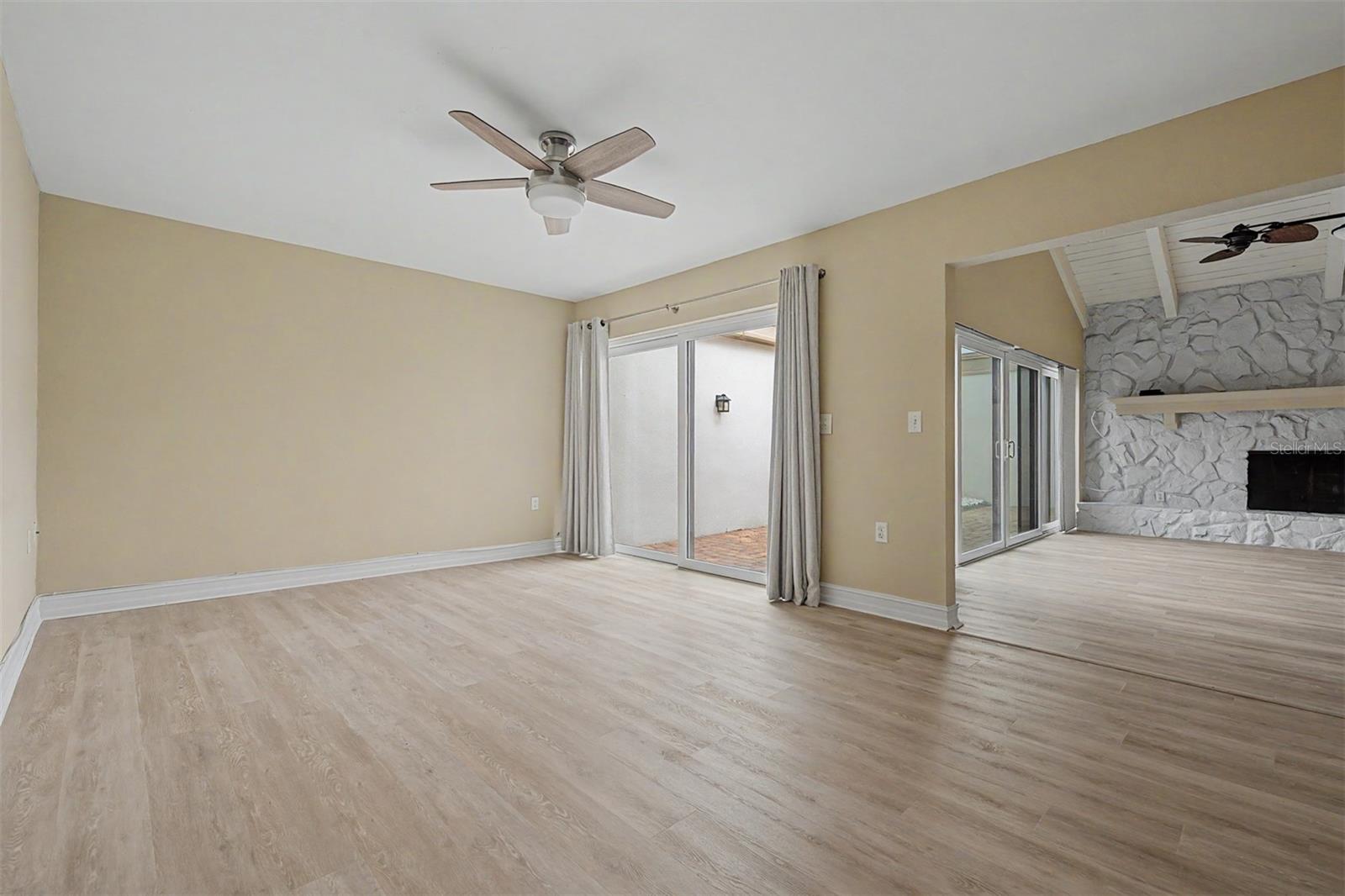 360 S WOODLANDS DR — photo 15