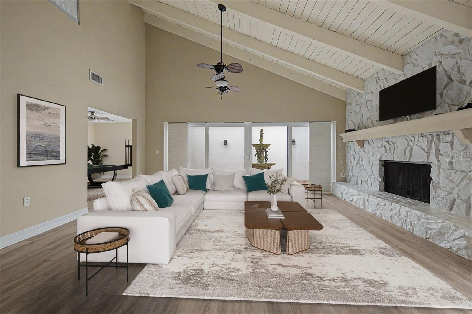 360 S WOODLANDS DR — photo 4