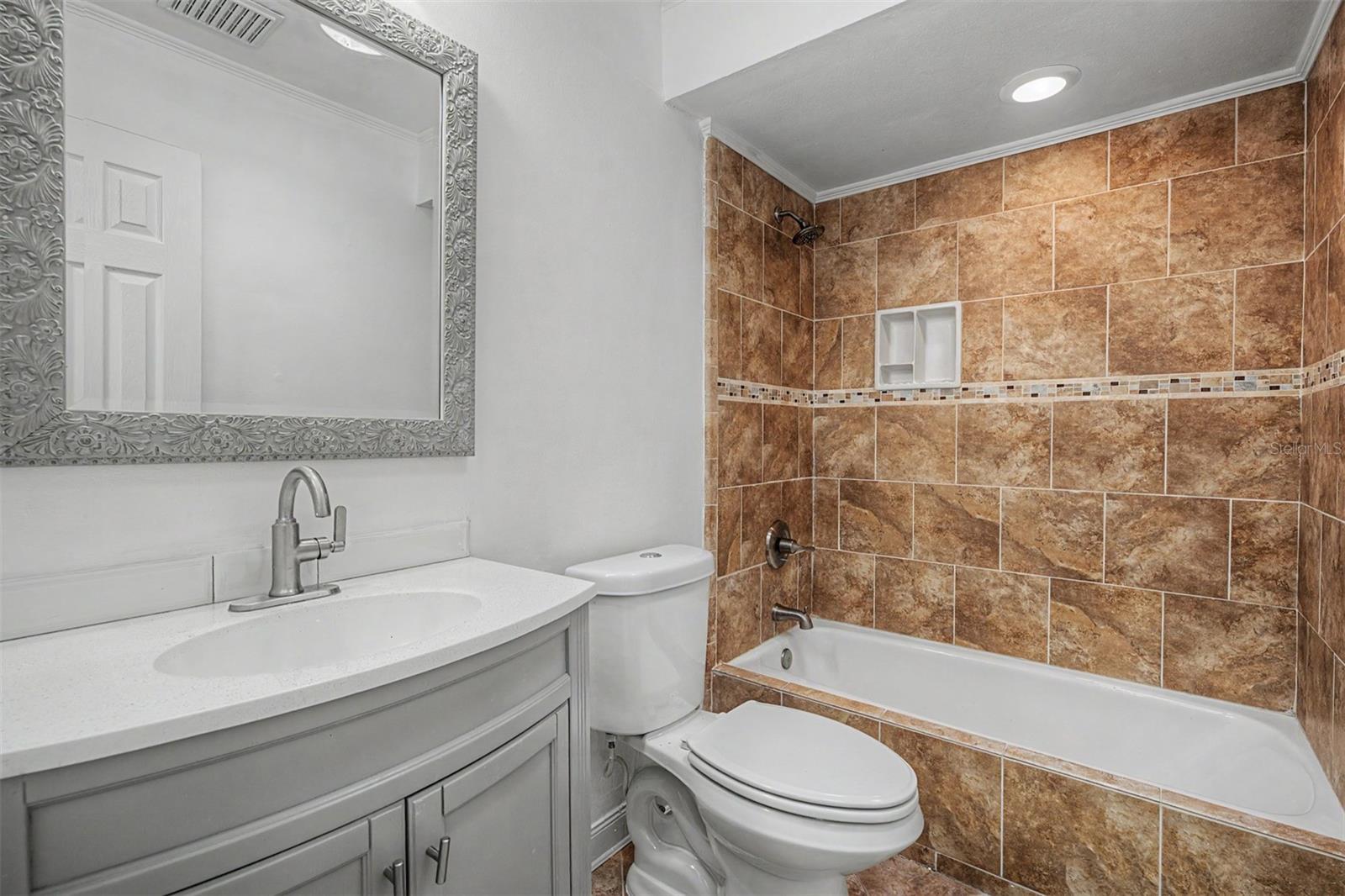 360 S WOODLANDS DR — photo 25