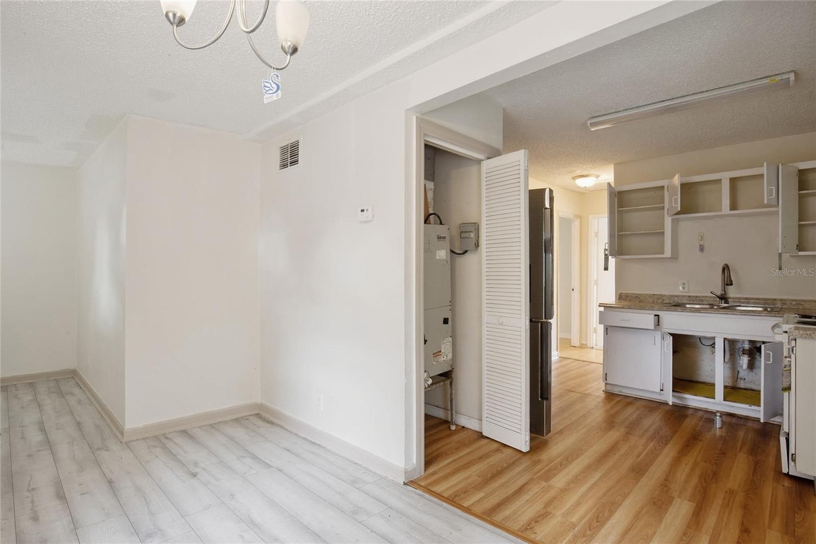 1510 E NAVAJO AVE — photo 12