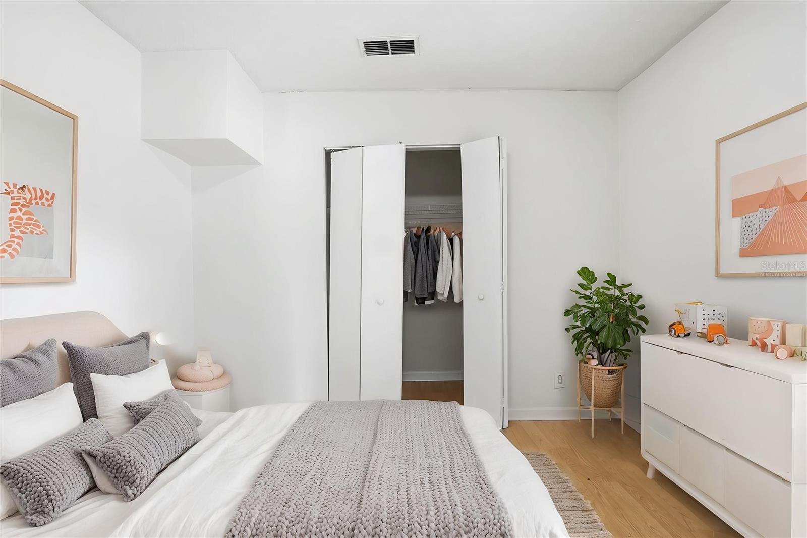 1510 E NAVAJO AVE — photo 5