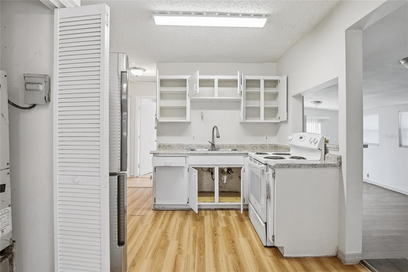 1510 E NAVAJO AVE — photo 11