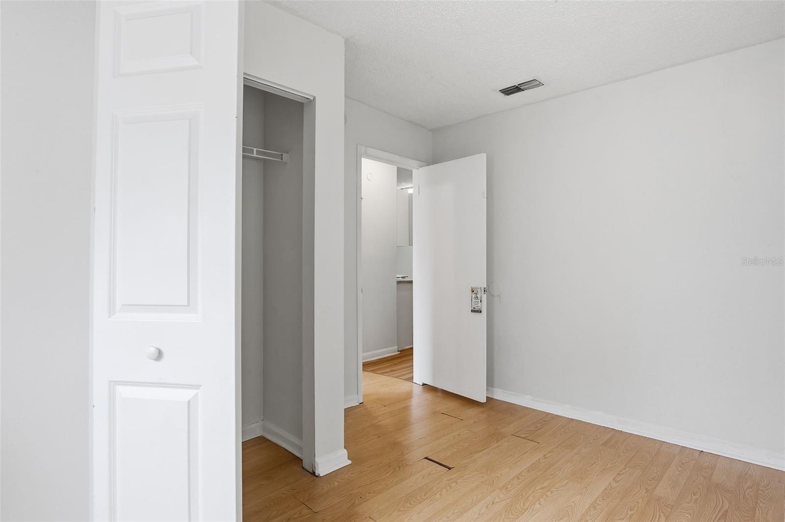 1510 E NAVAJO AVE — photo 18