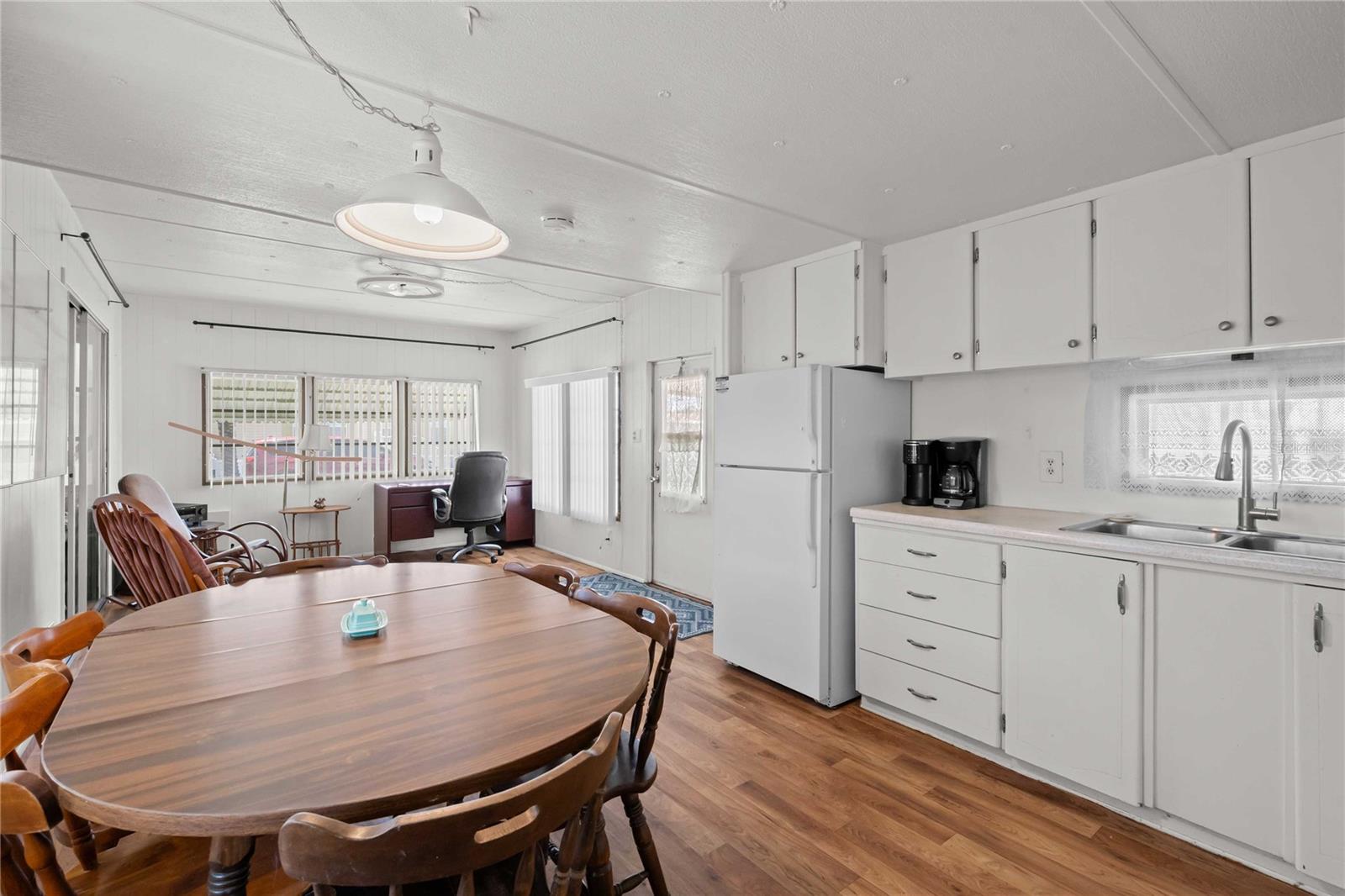 5238 BETMAR DR — photo 8