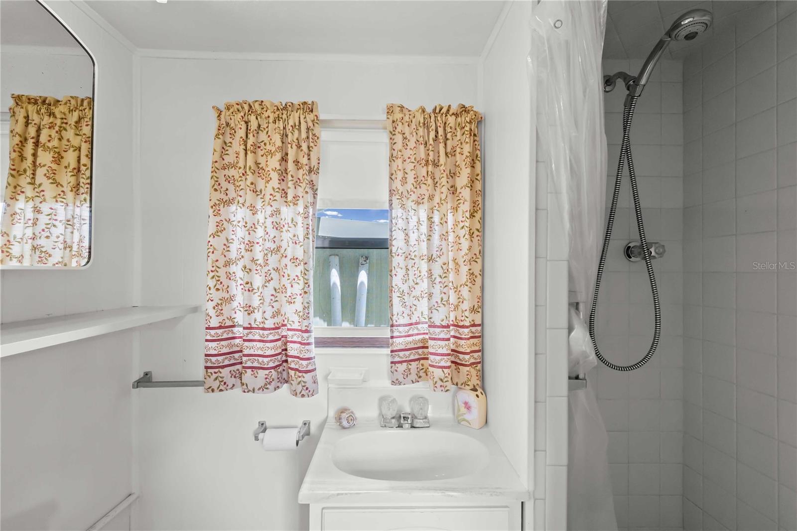 5238 BETMAR DR — photo 16