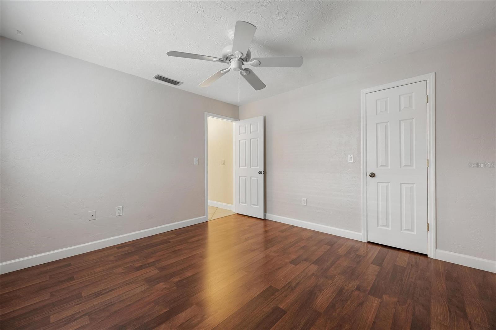 1011 PINE FOREST CT — photo 31