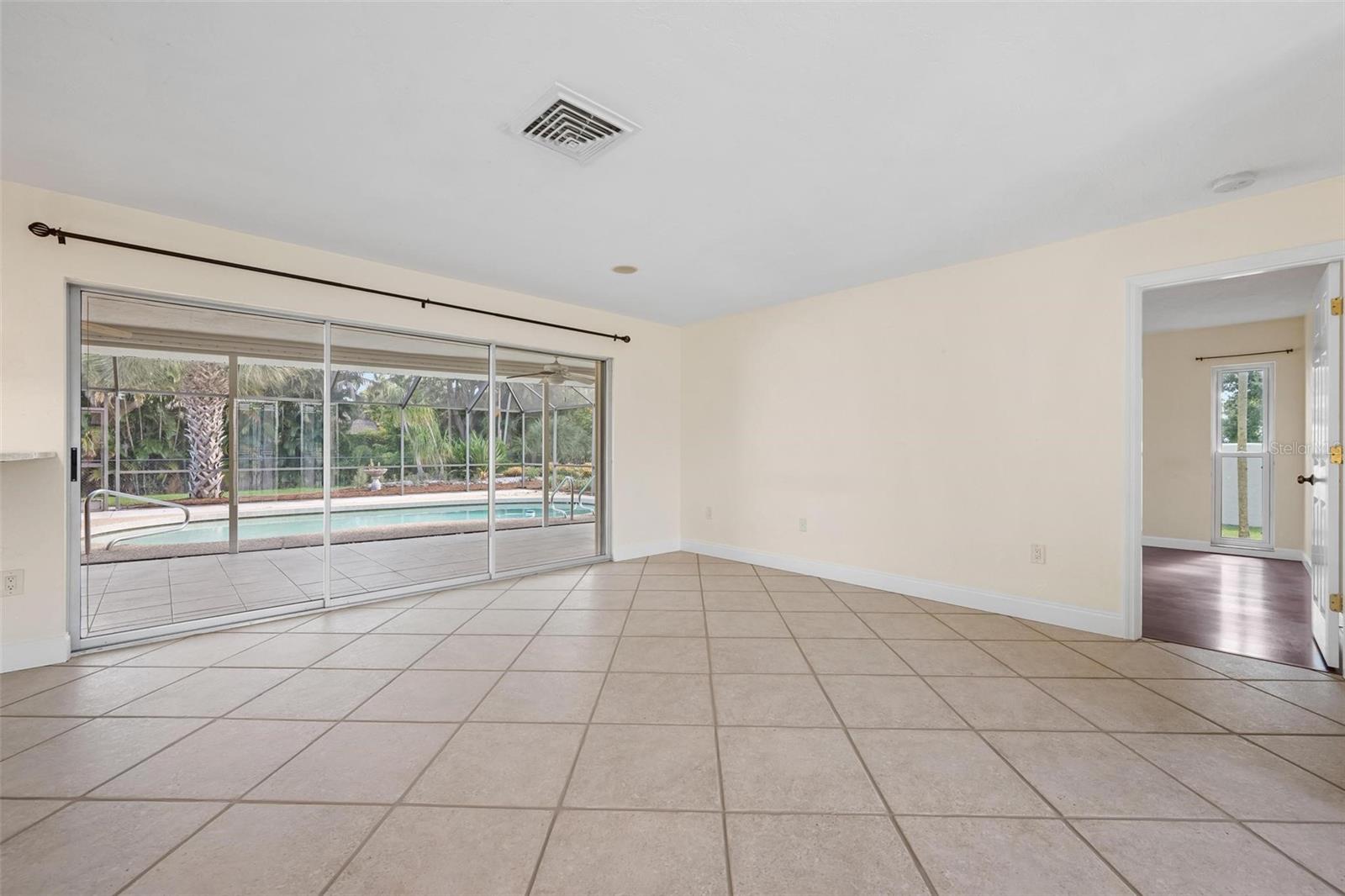 1011 PINE FOREST CT — photo 5