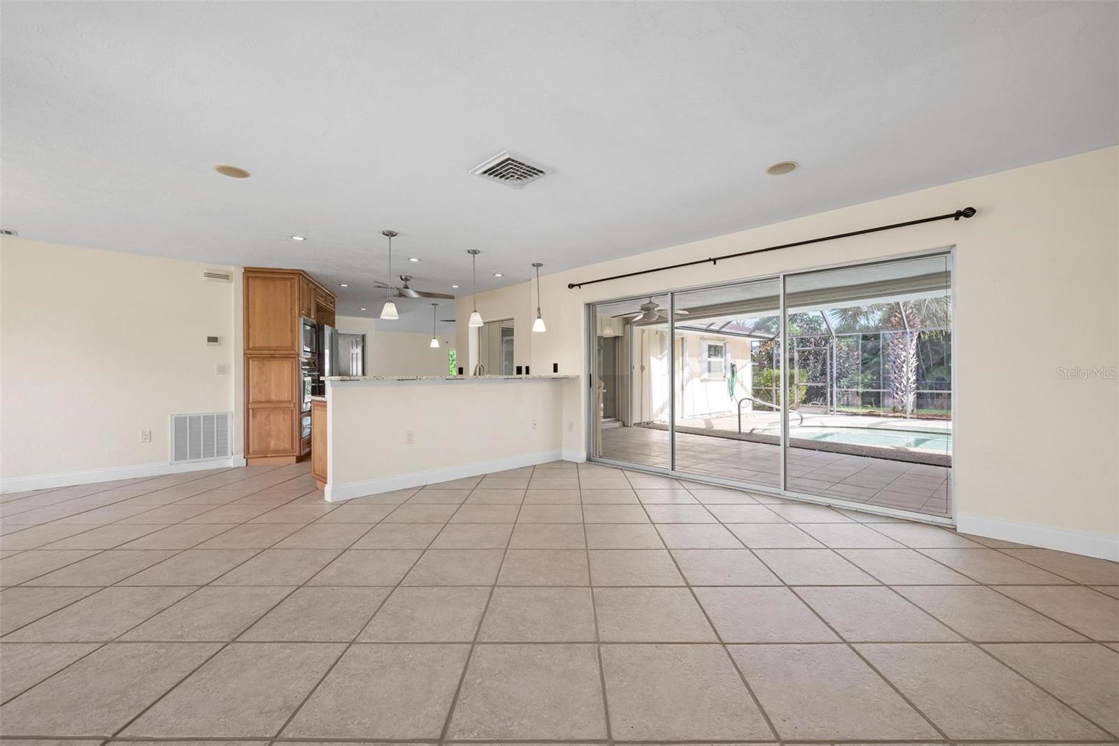 1011 PINE FOREST CT — photo 7