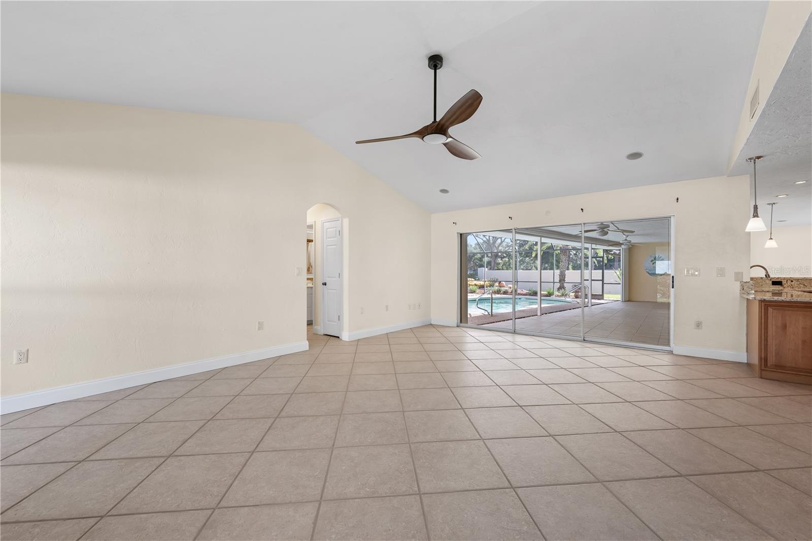 1011 PINE FOREST CT — photo 20