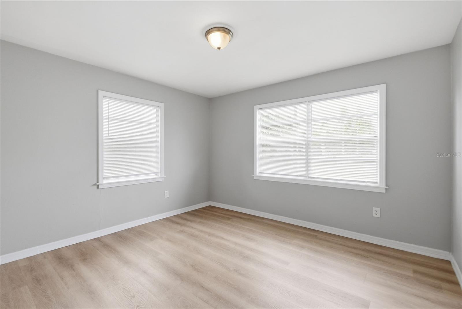 2817 HAWTHORNE ST — photo 27