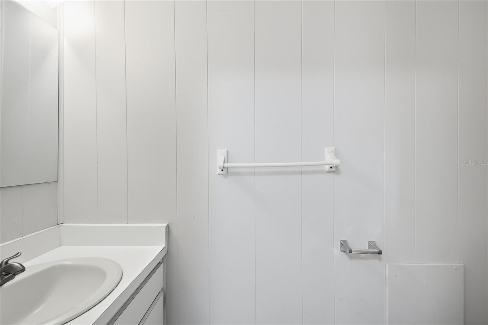 2817 HAWTHORNE ST — photo 37