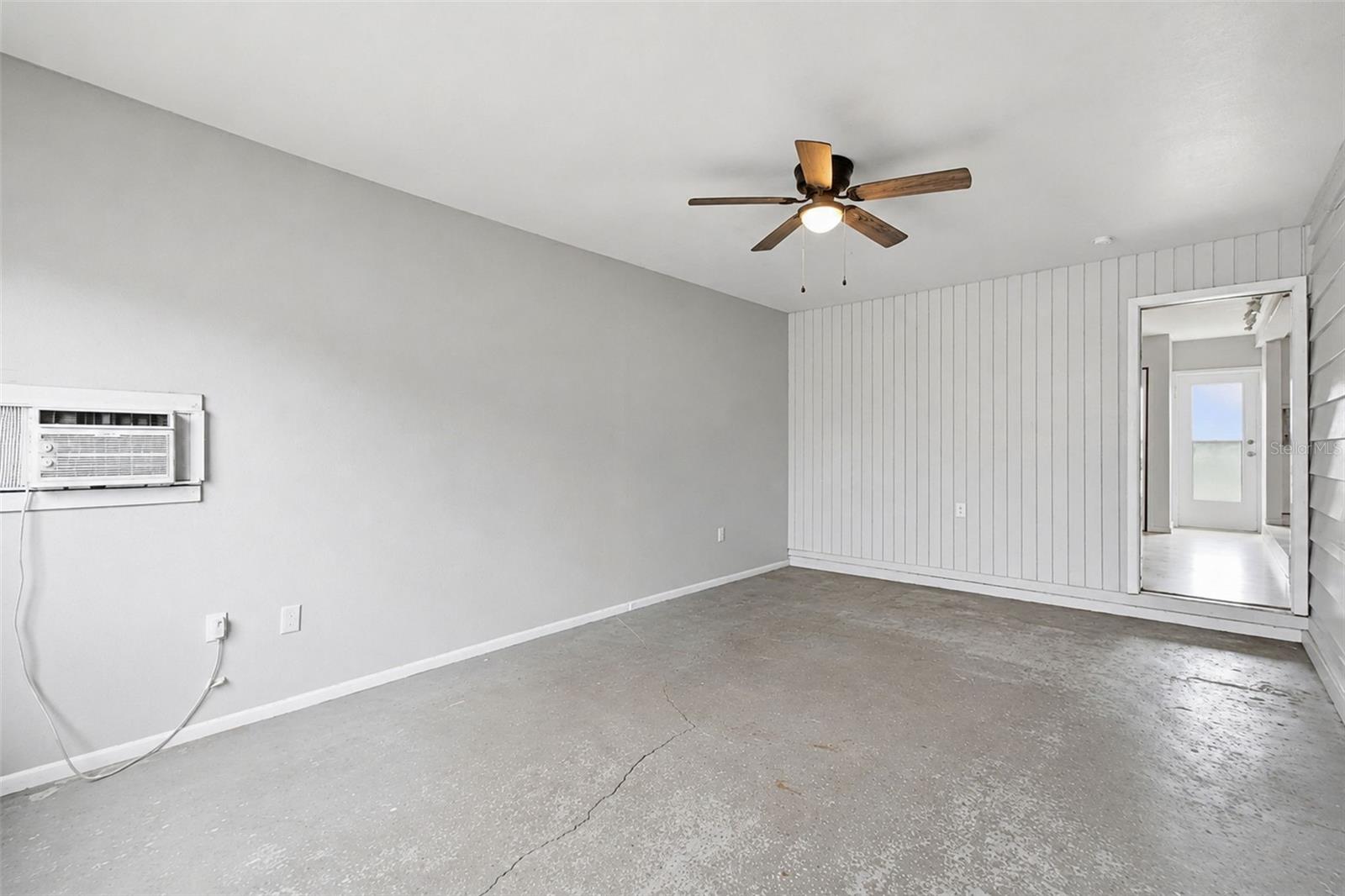 2817 HAWTHORNE ST — photo 35