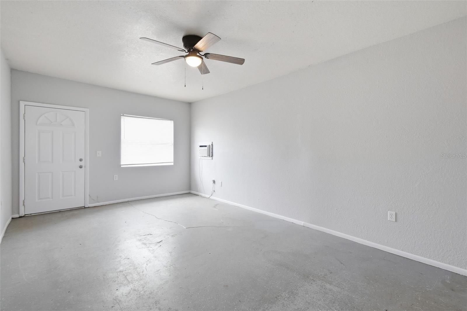 2817 HAWTHORNE ST — photo 33