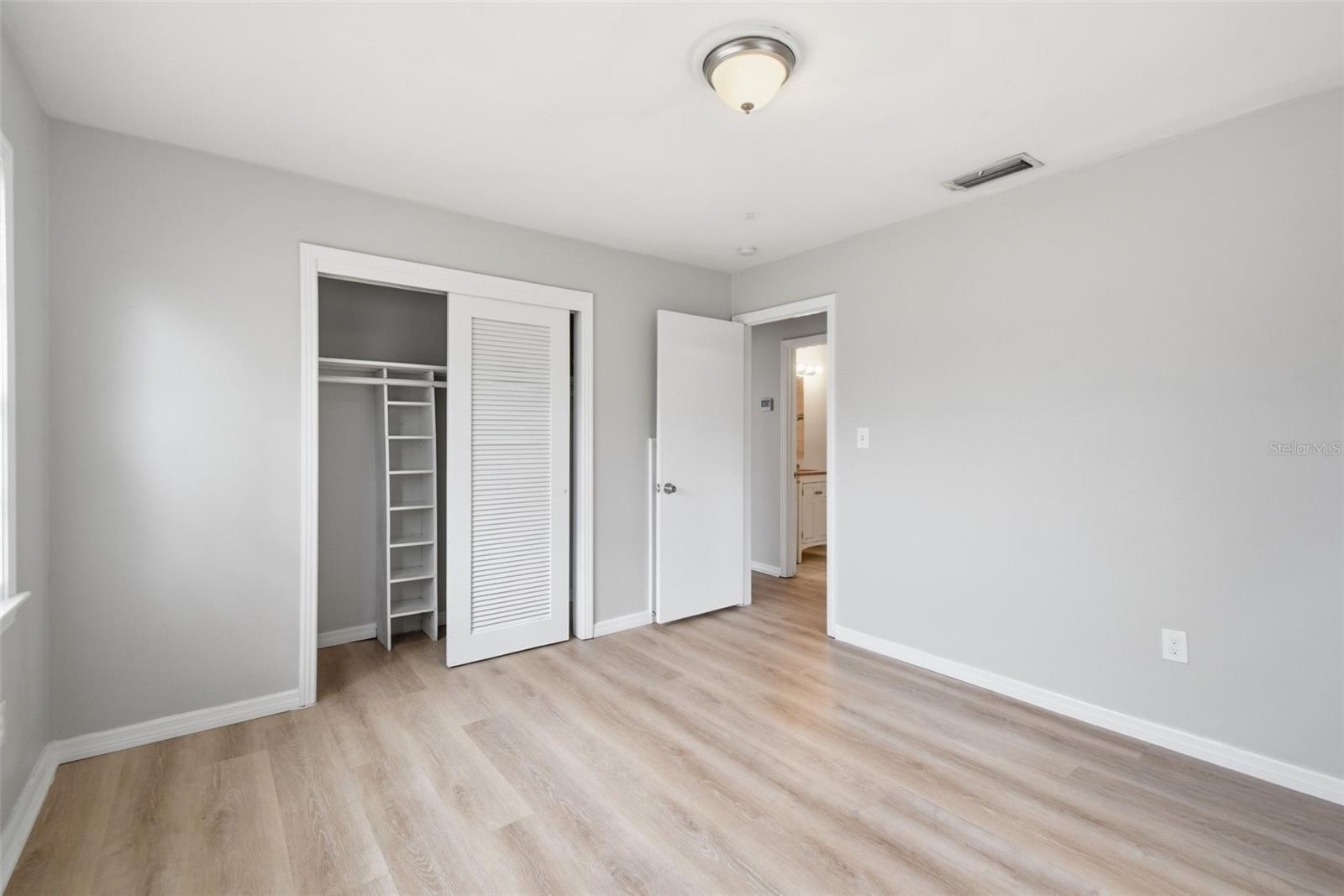 2817 HAWTHORNE ST — photo 29