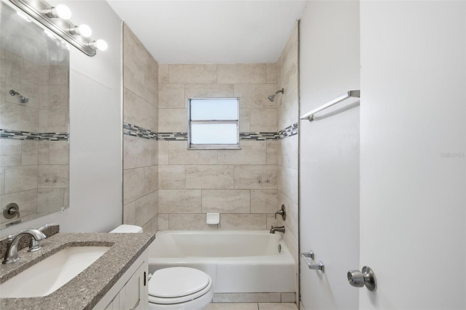 2817 HAWTHORNE ST — photo 38