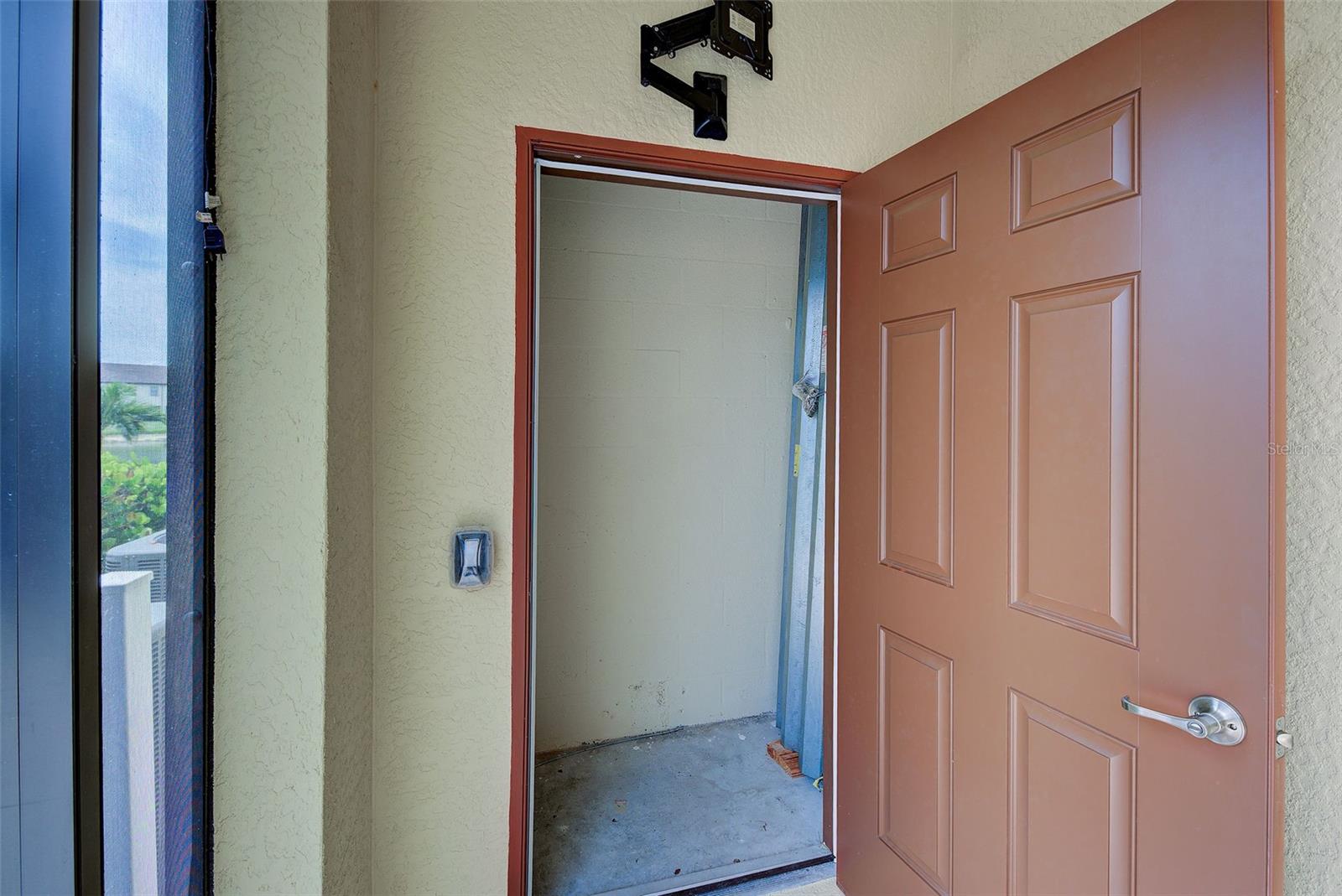 20217 LAGENTE CIR — photo 33