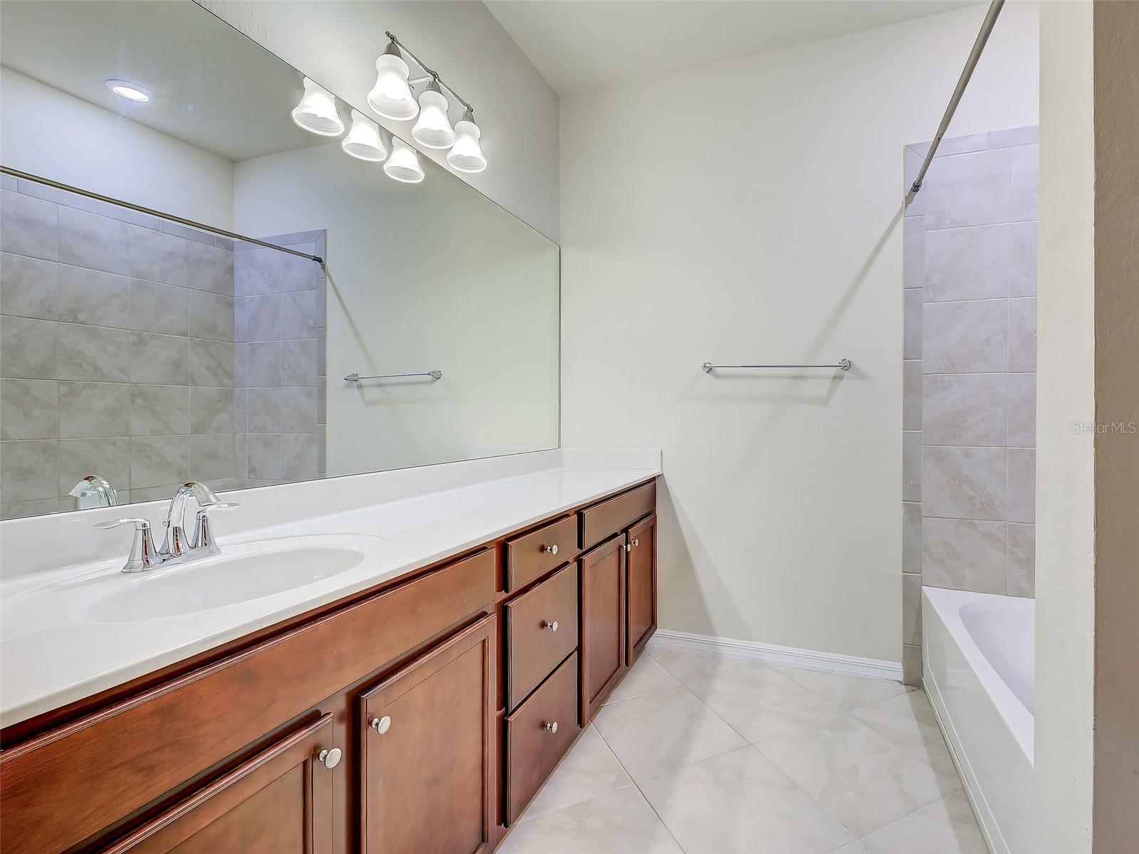 20217 LAGENTE CIR — photo 44
