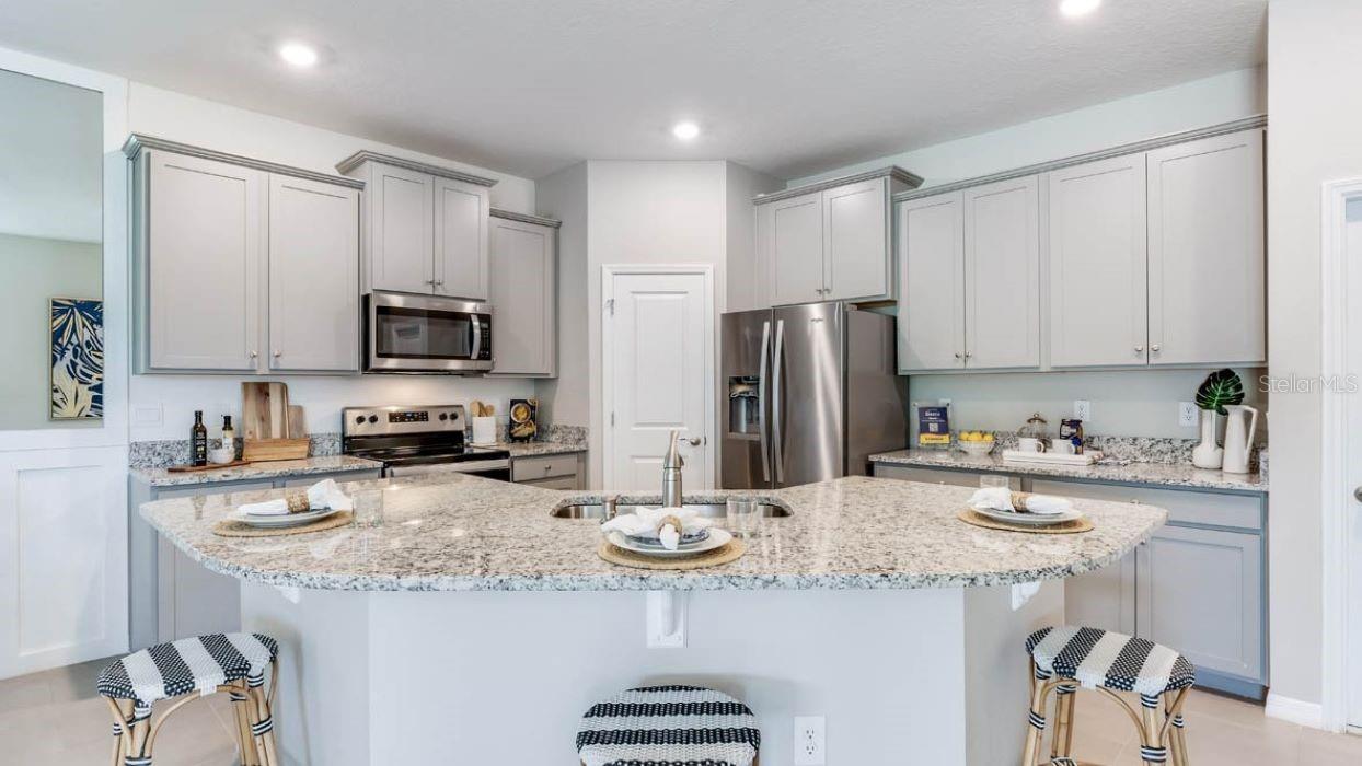 6249 PARMERON LN — photo 2
