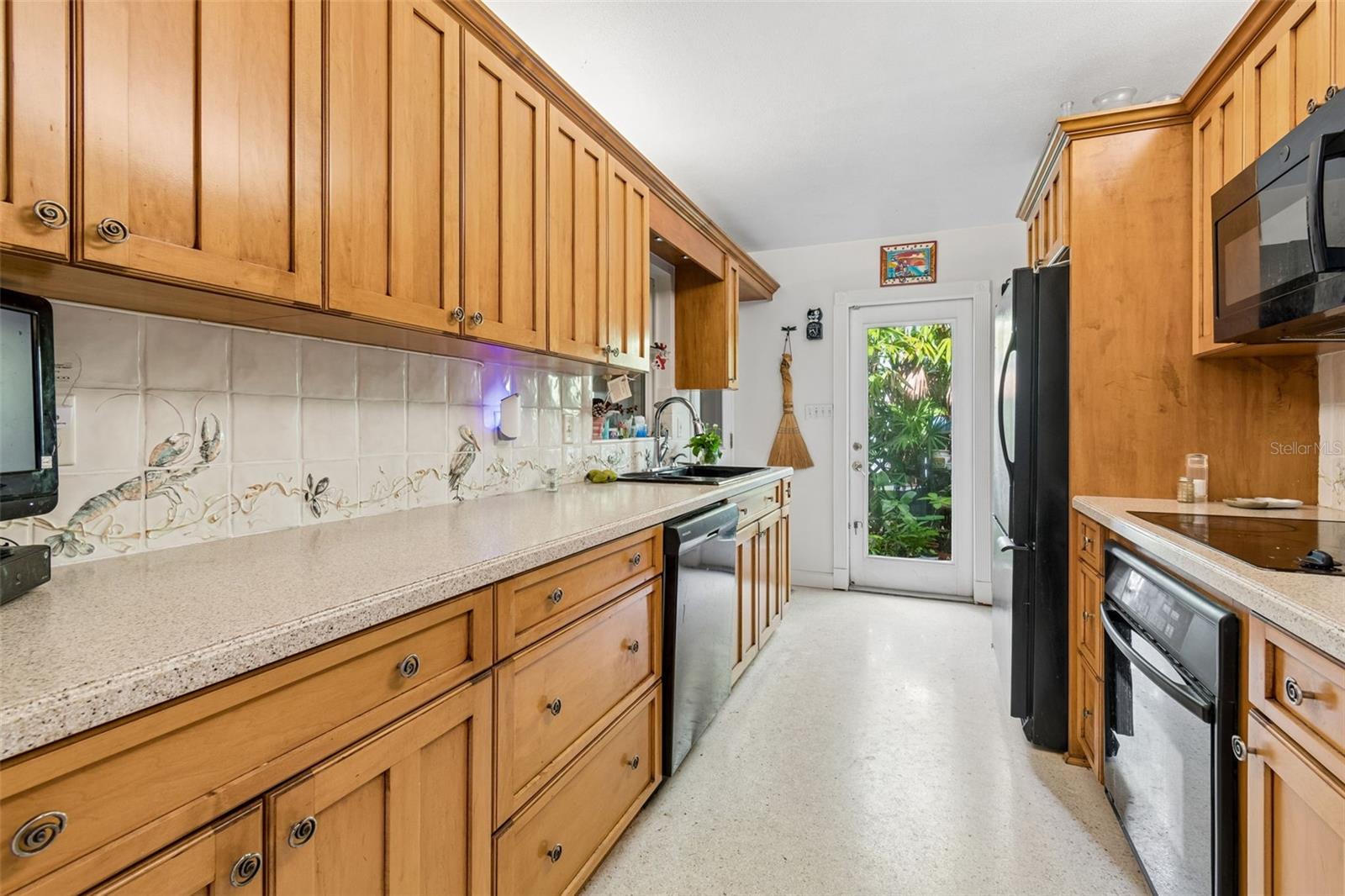 159 BISCAYNE AVE — photo 17