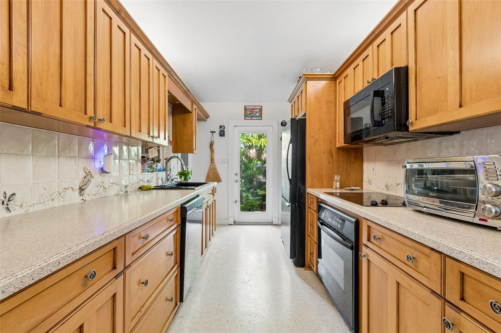 159 BISCAYNE AVE — photo 16
