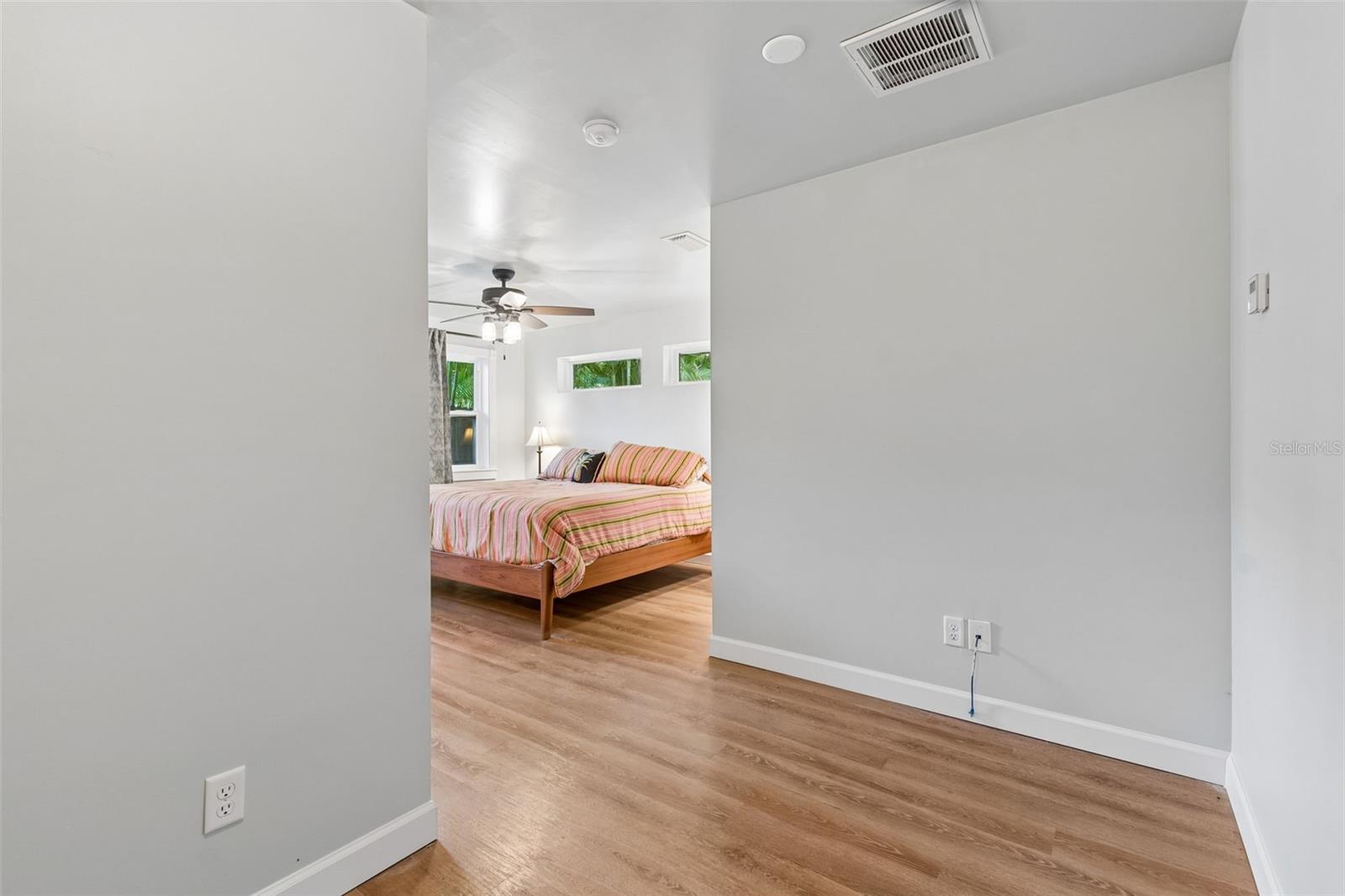 159 BISCAYNE AVE — photo 35