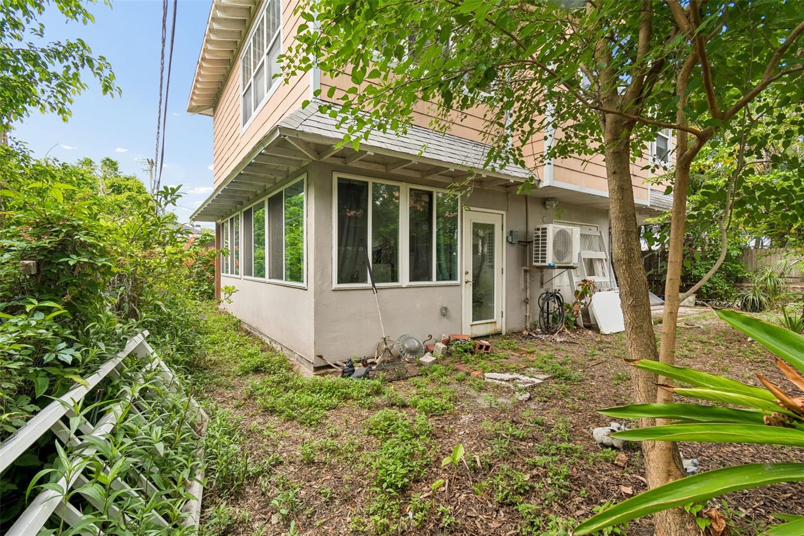 159 BISCAYNE AVE — photo 73