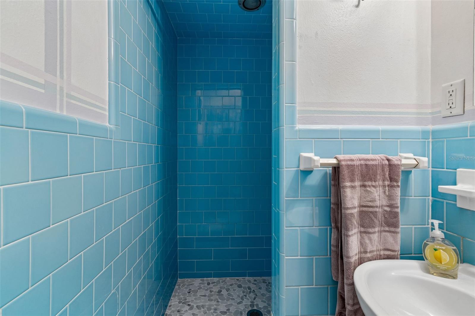 159 BISCAYNE AVE — photo 34