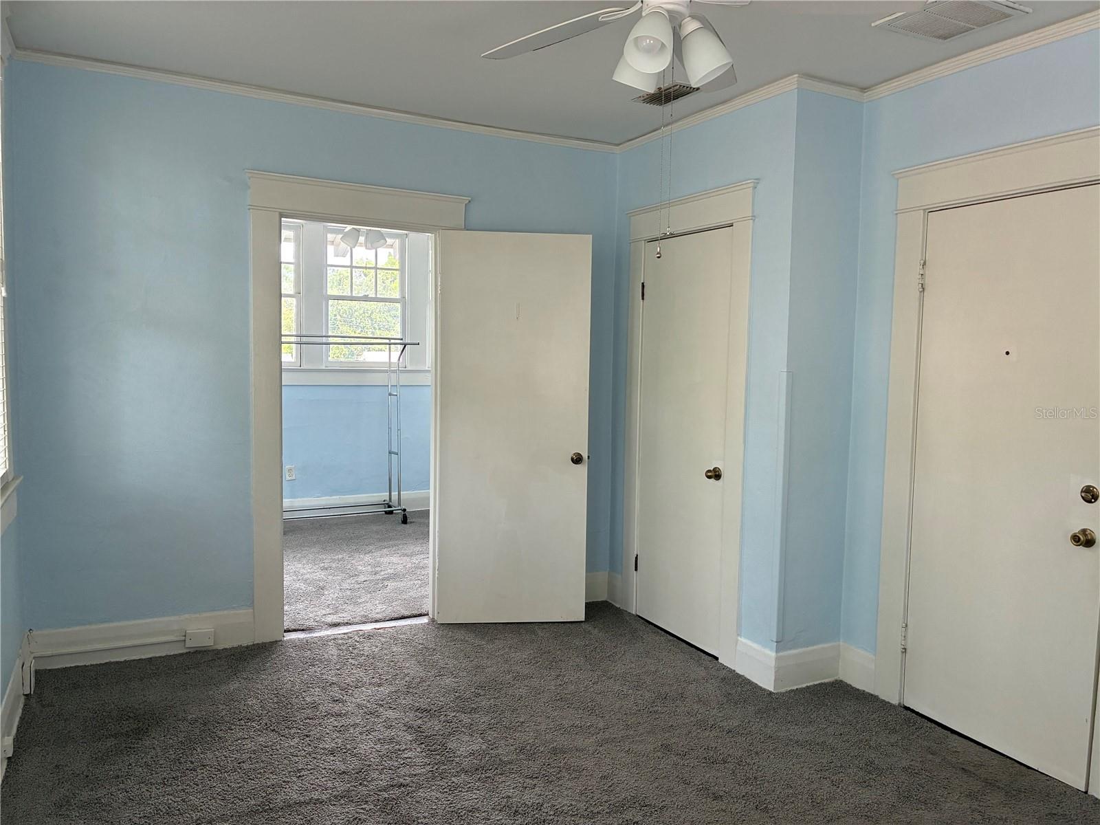 611 S WILLOW AVE — photo 24